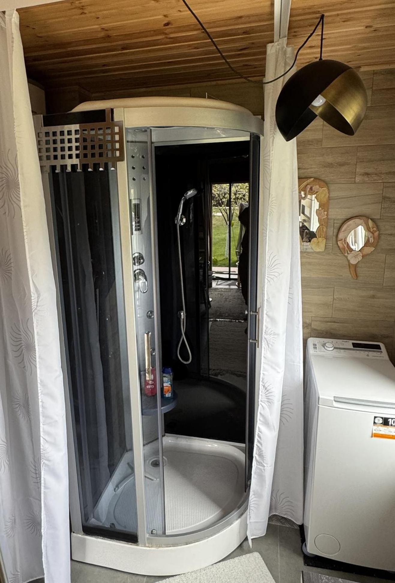 One-Bedroom House - Photo 11