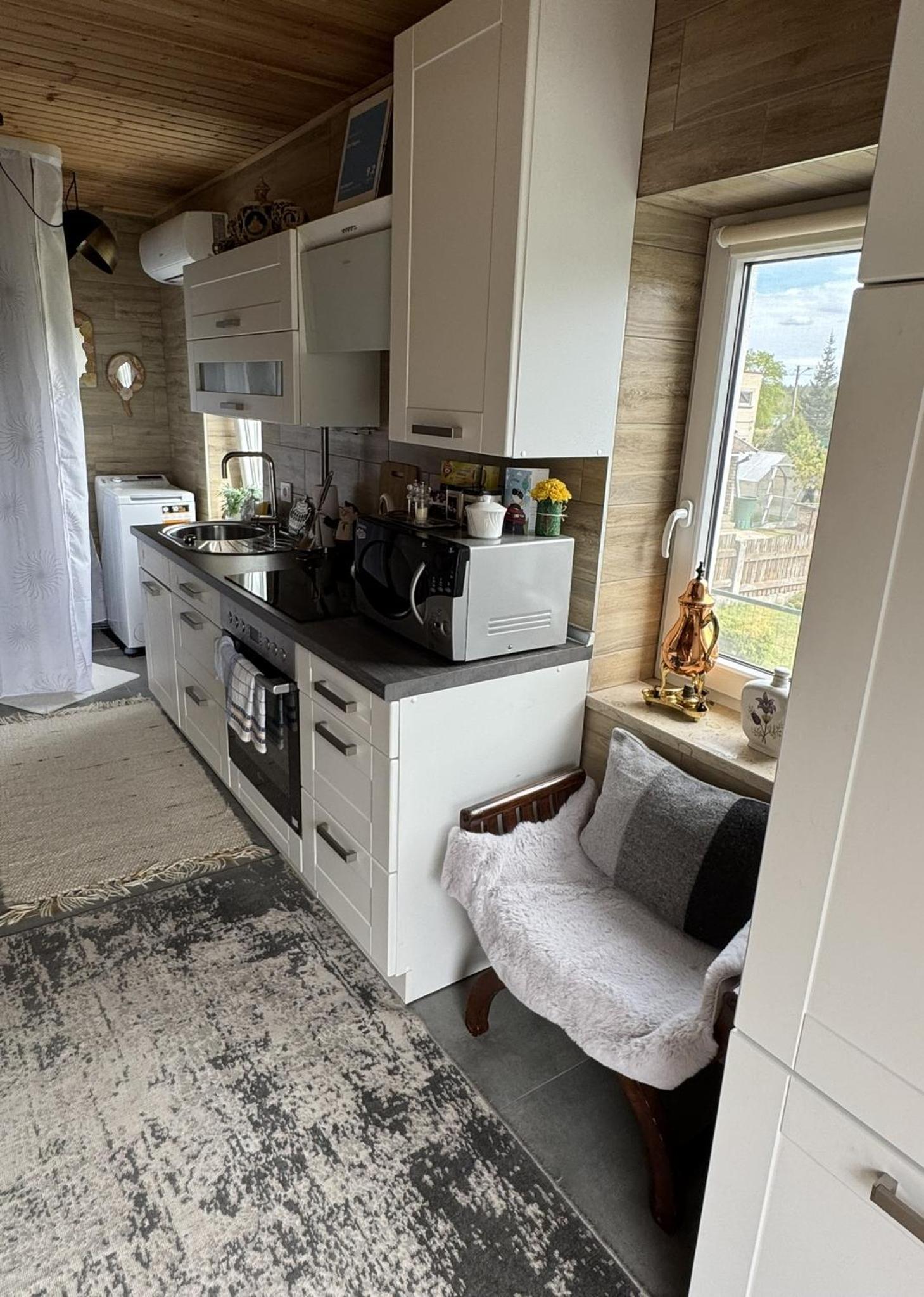 One-Bedroom House - Photo 15
