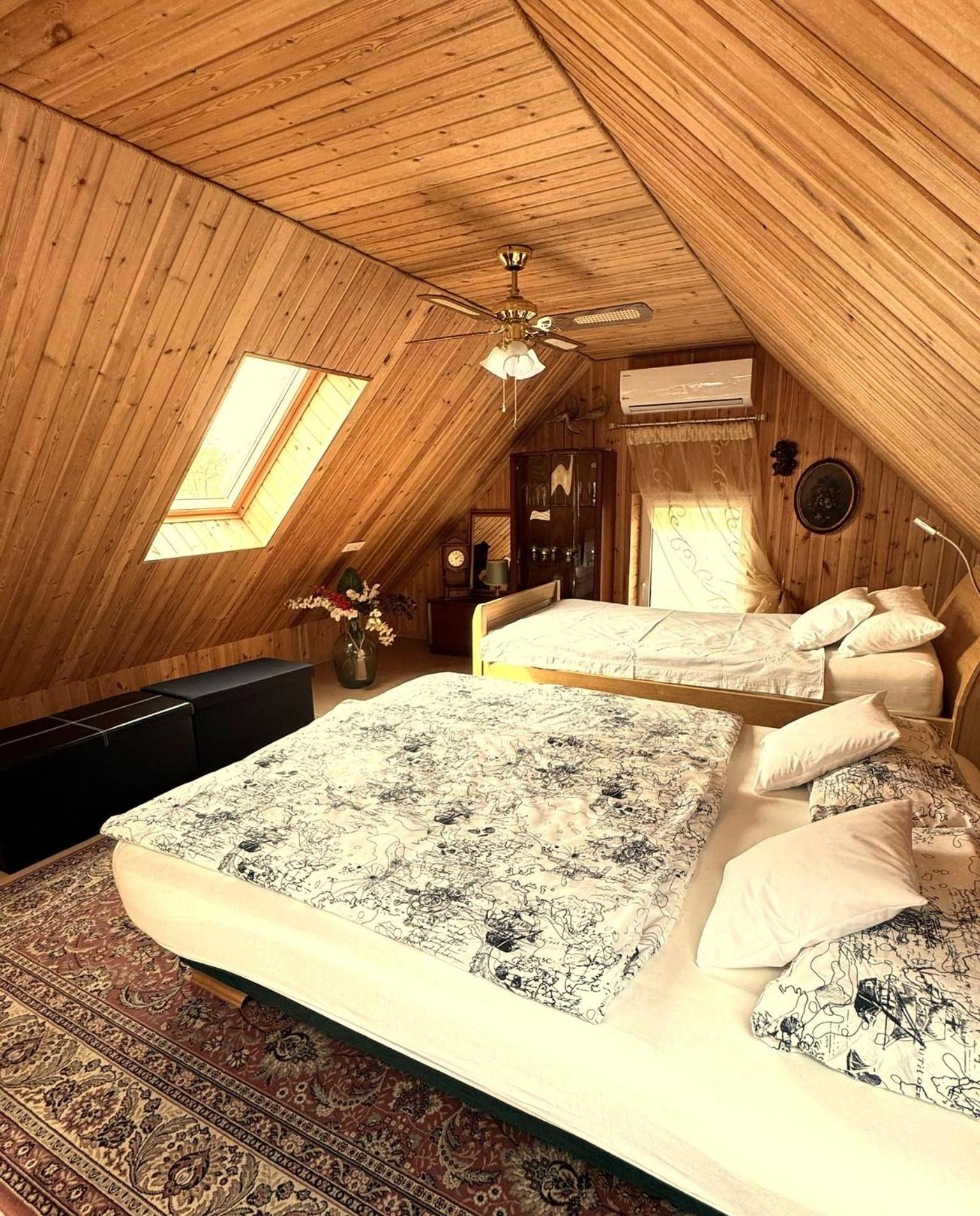 One-Bedroom House - Photo 25