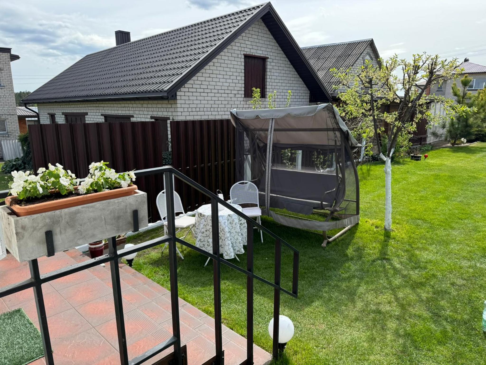 One-Bedroom House - Photo 8