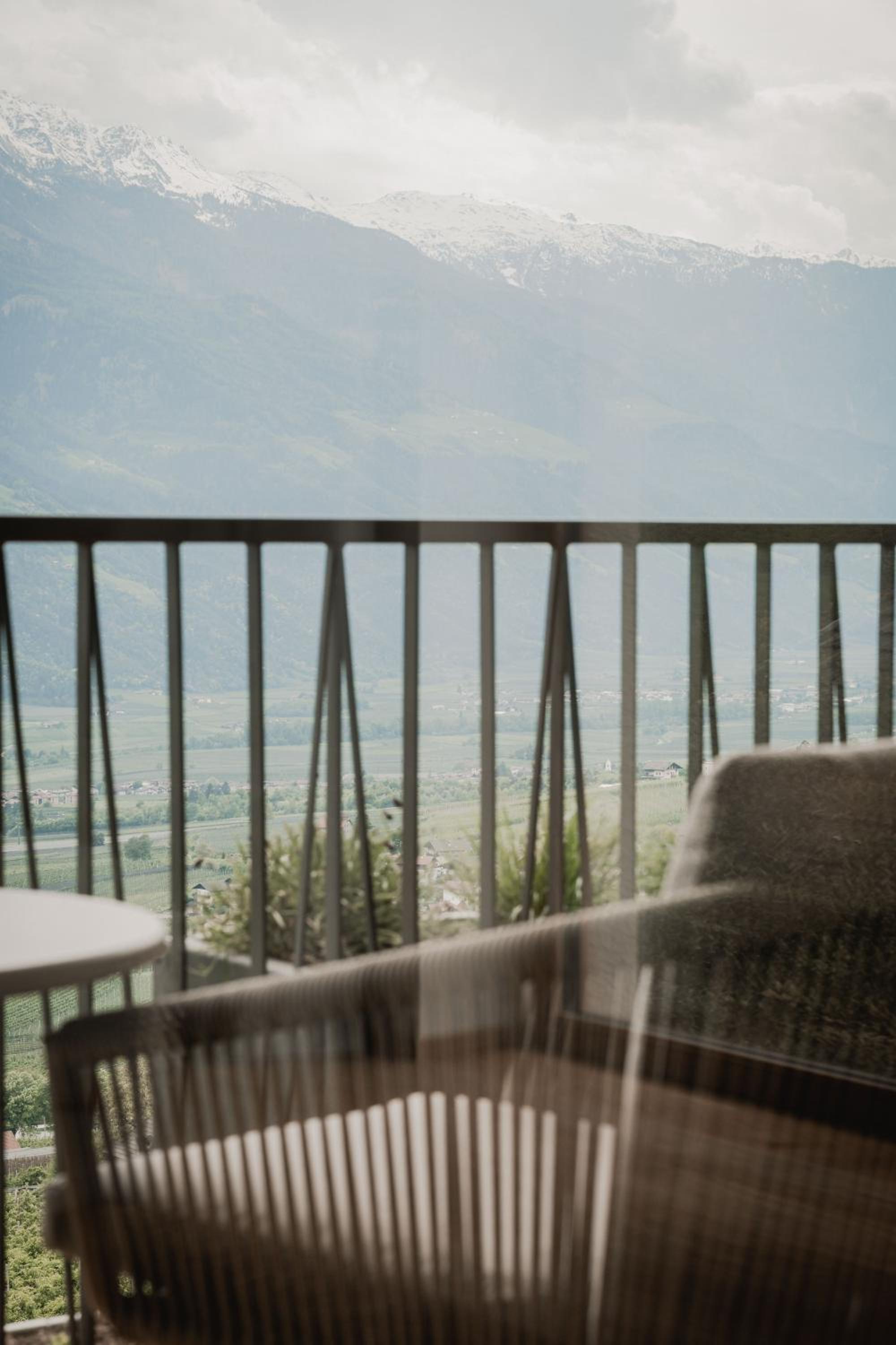 Deluxe Double Room with Balcony - Photo 3