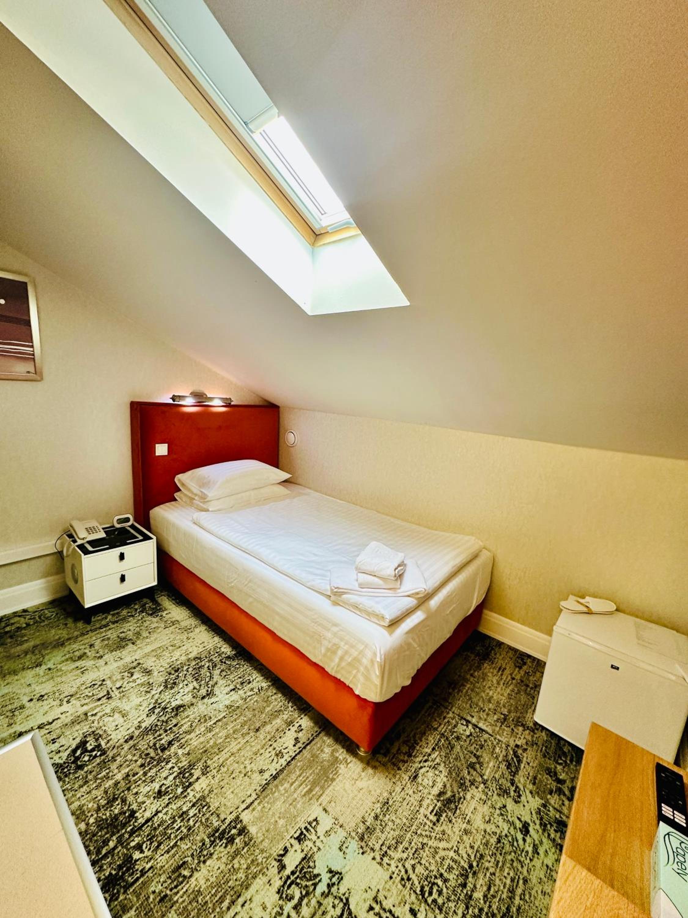 Single Room photo 3