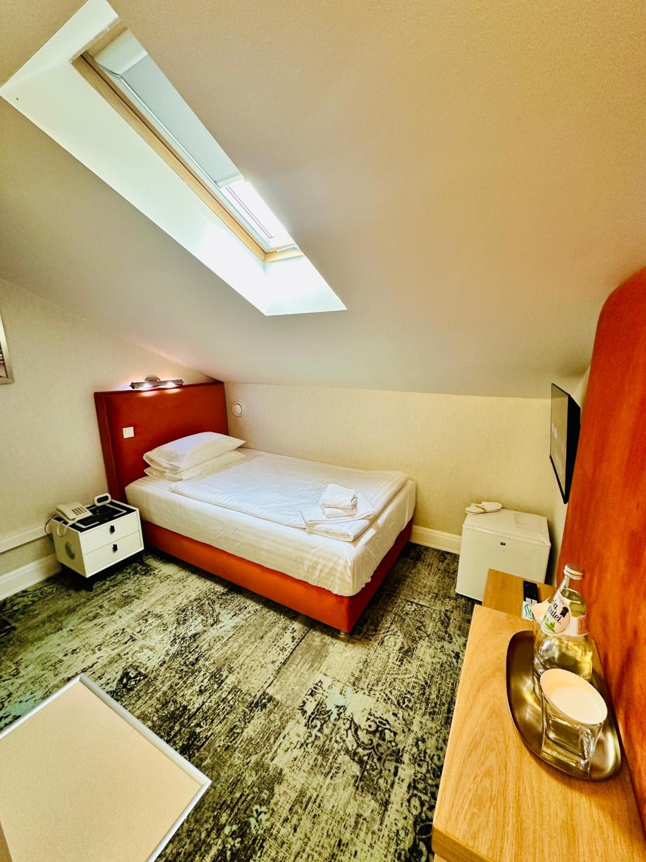 Single Room photo 1