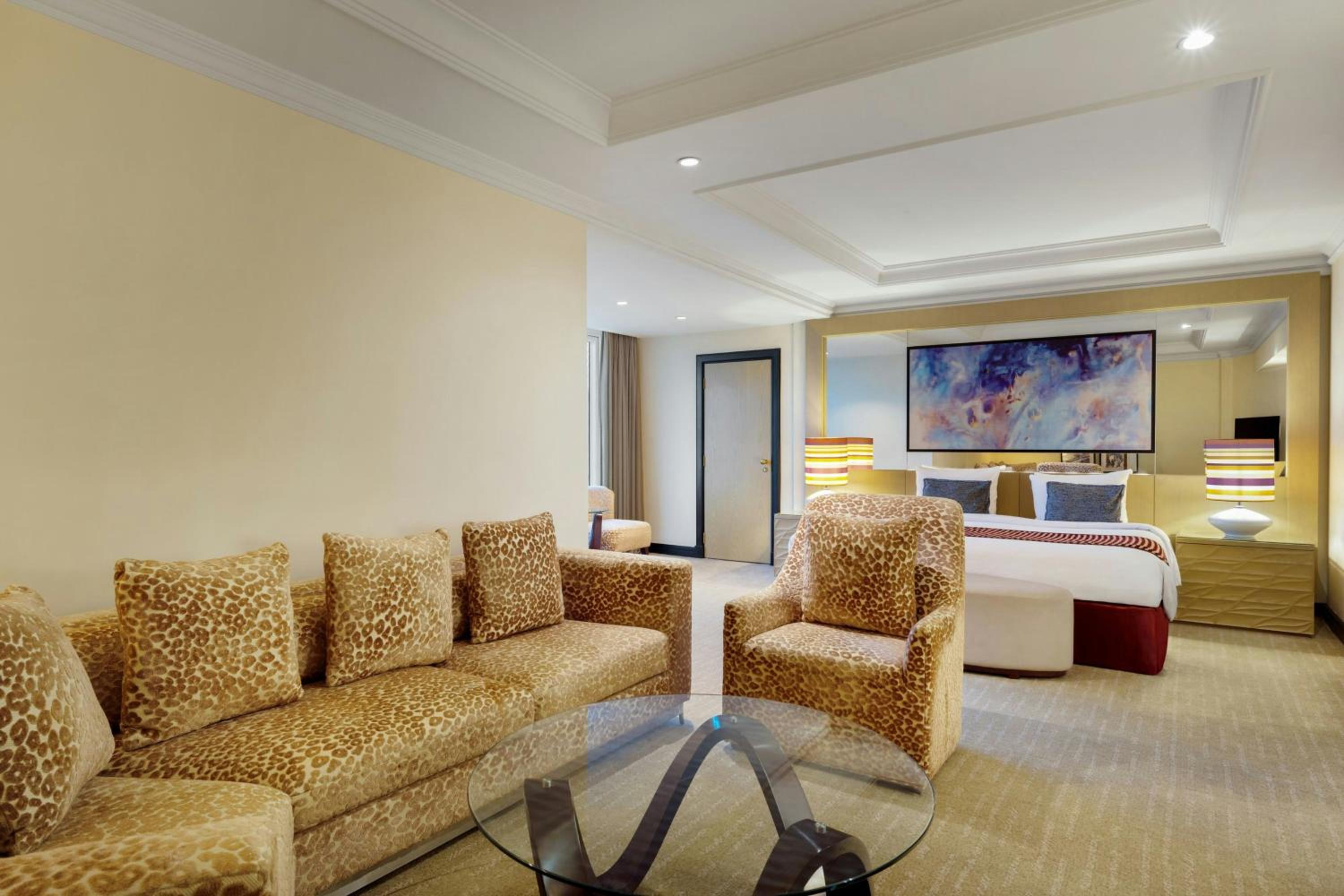 Grand Superior King Room - Photo 8