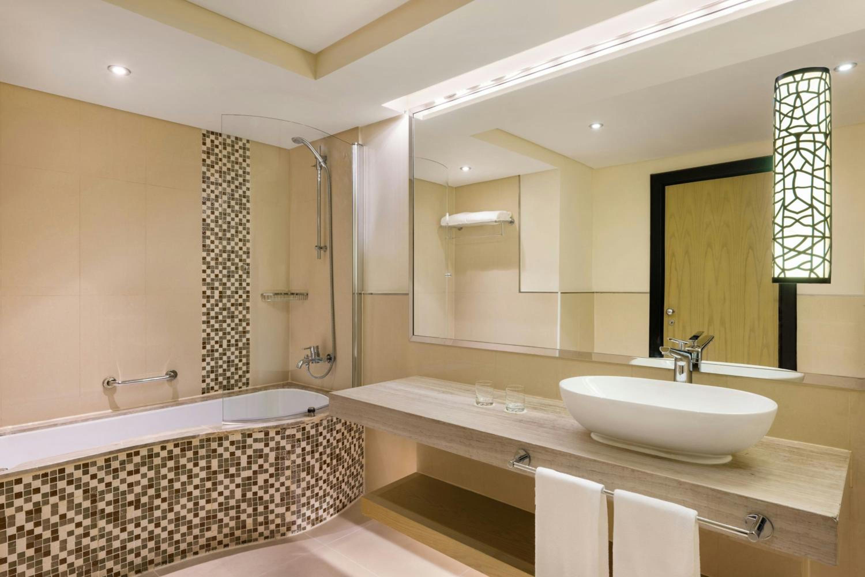 Grand Superior King Room - Photo 9