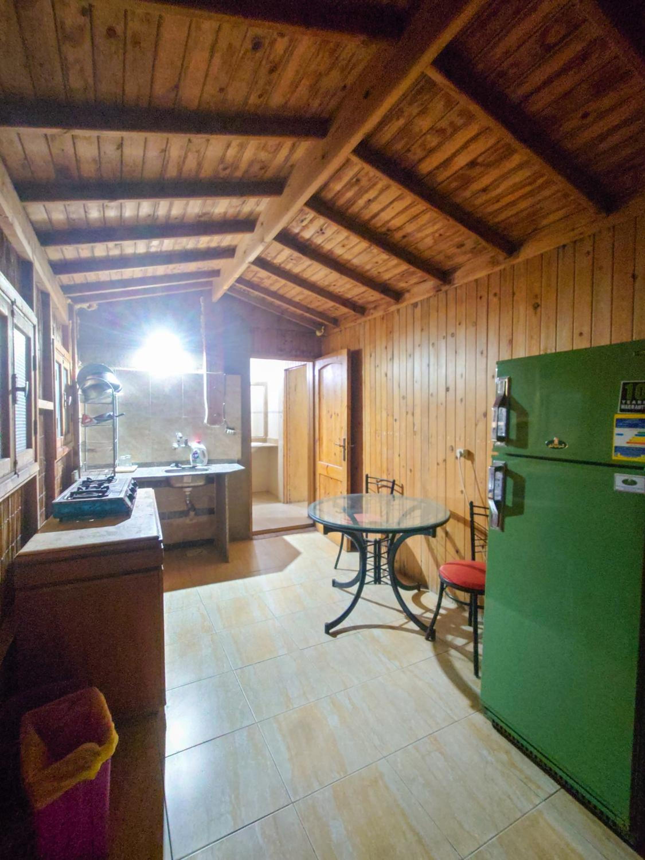 Economy Quadruple Room photo 2
