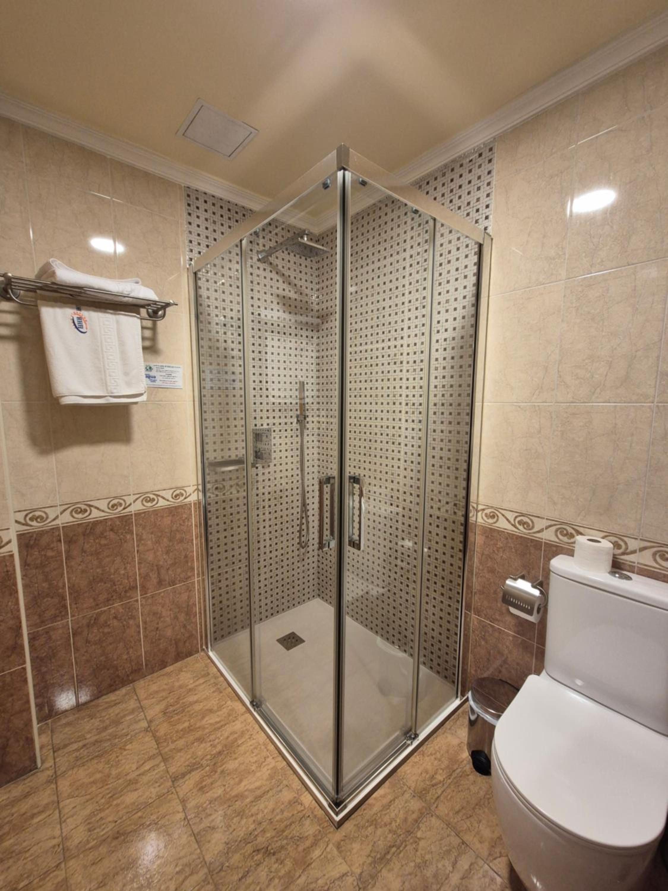 Twin Room - Photo 7