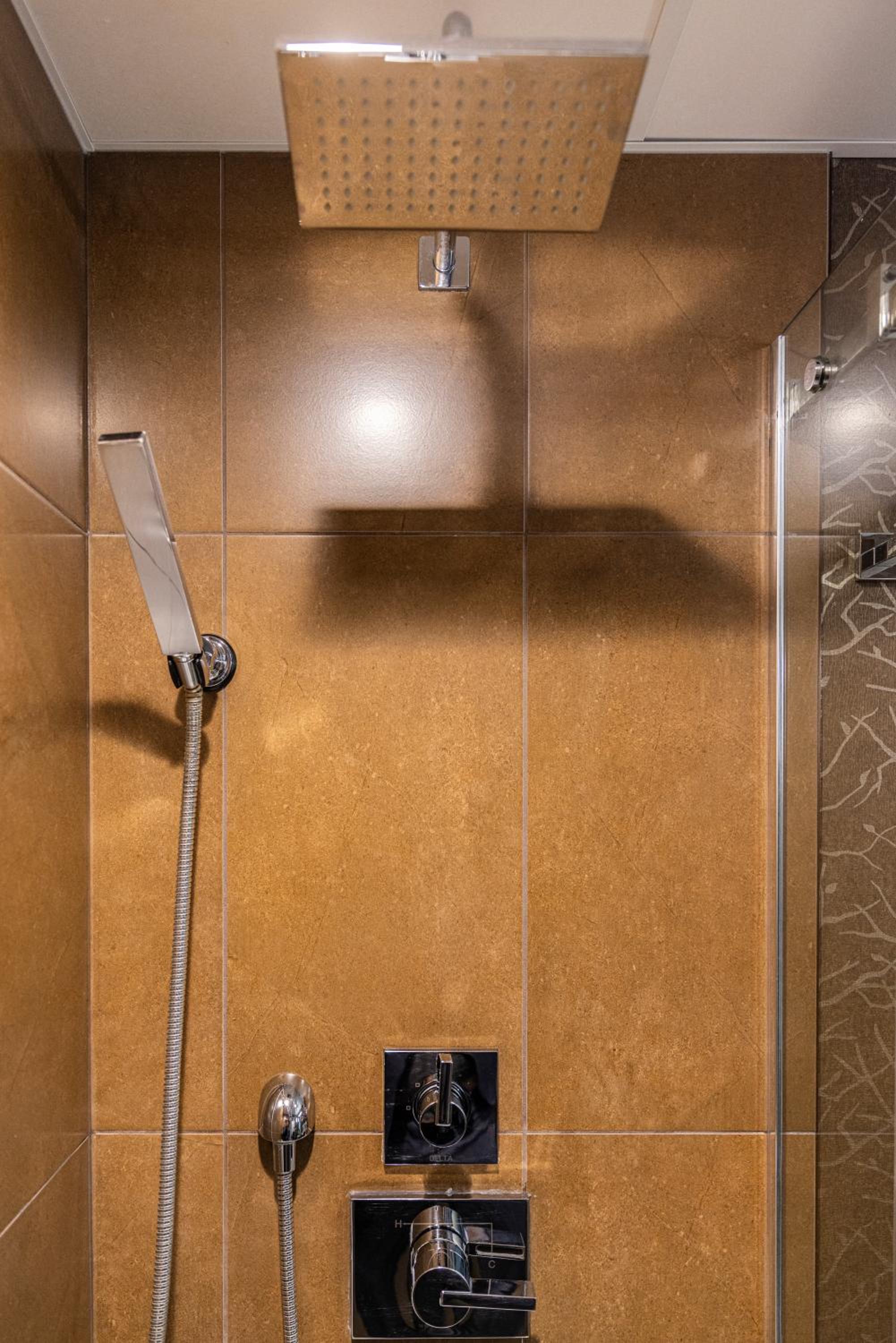 Signature King Room - Photo 1