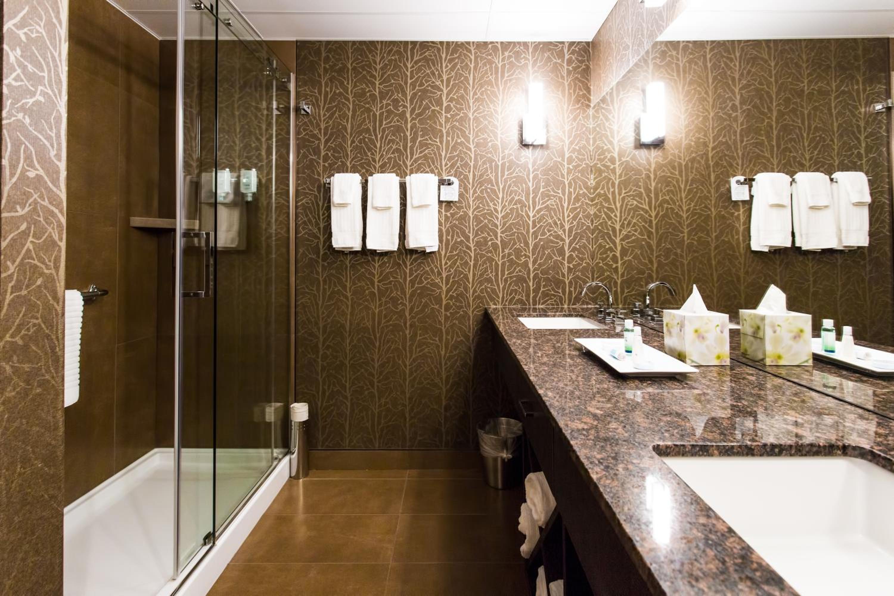 Signature King Room - Photo 2