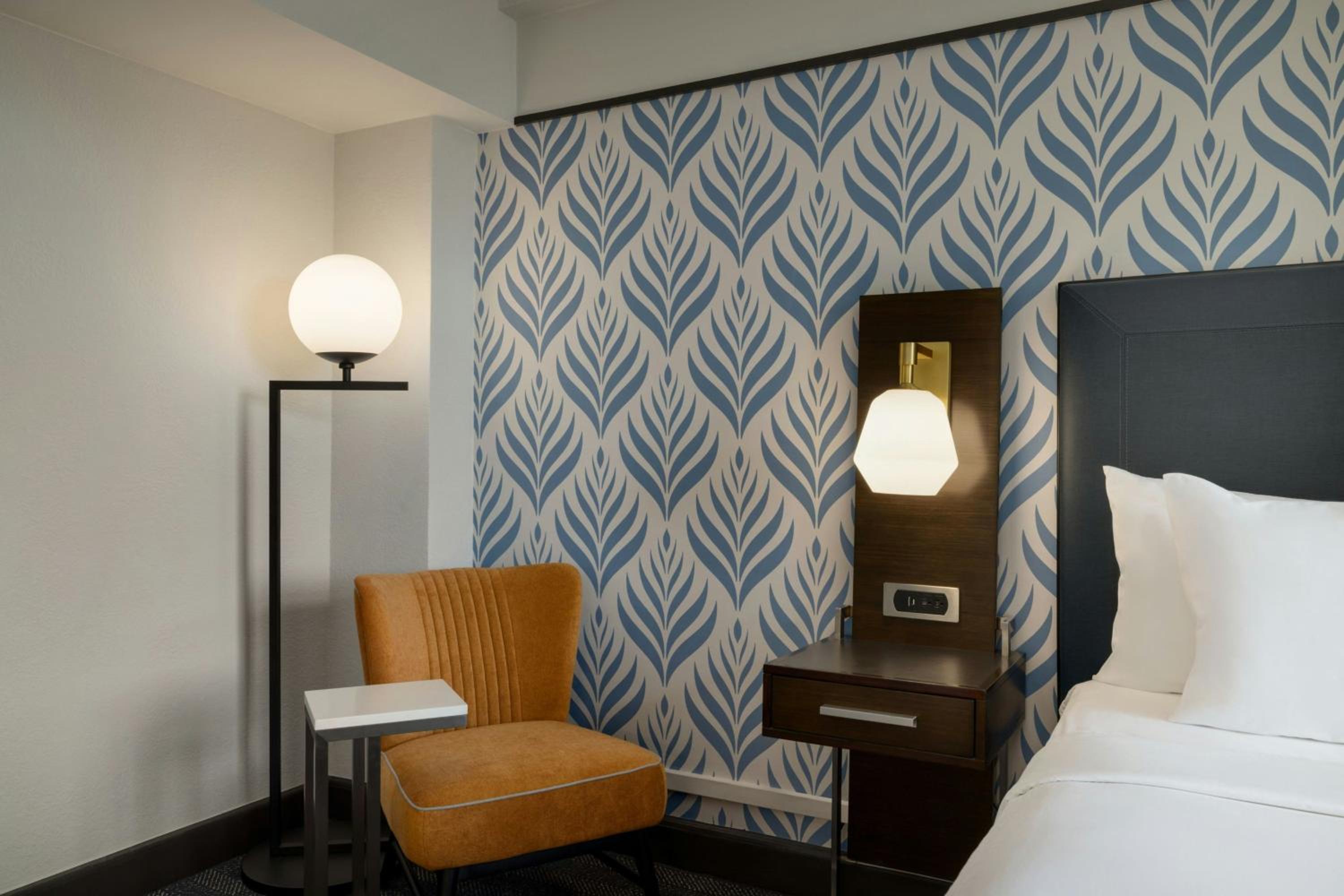 King Room - Hearing Accessible - Photo 3