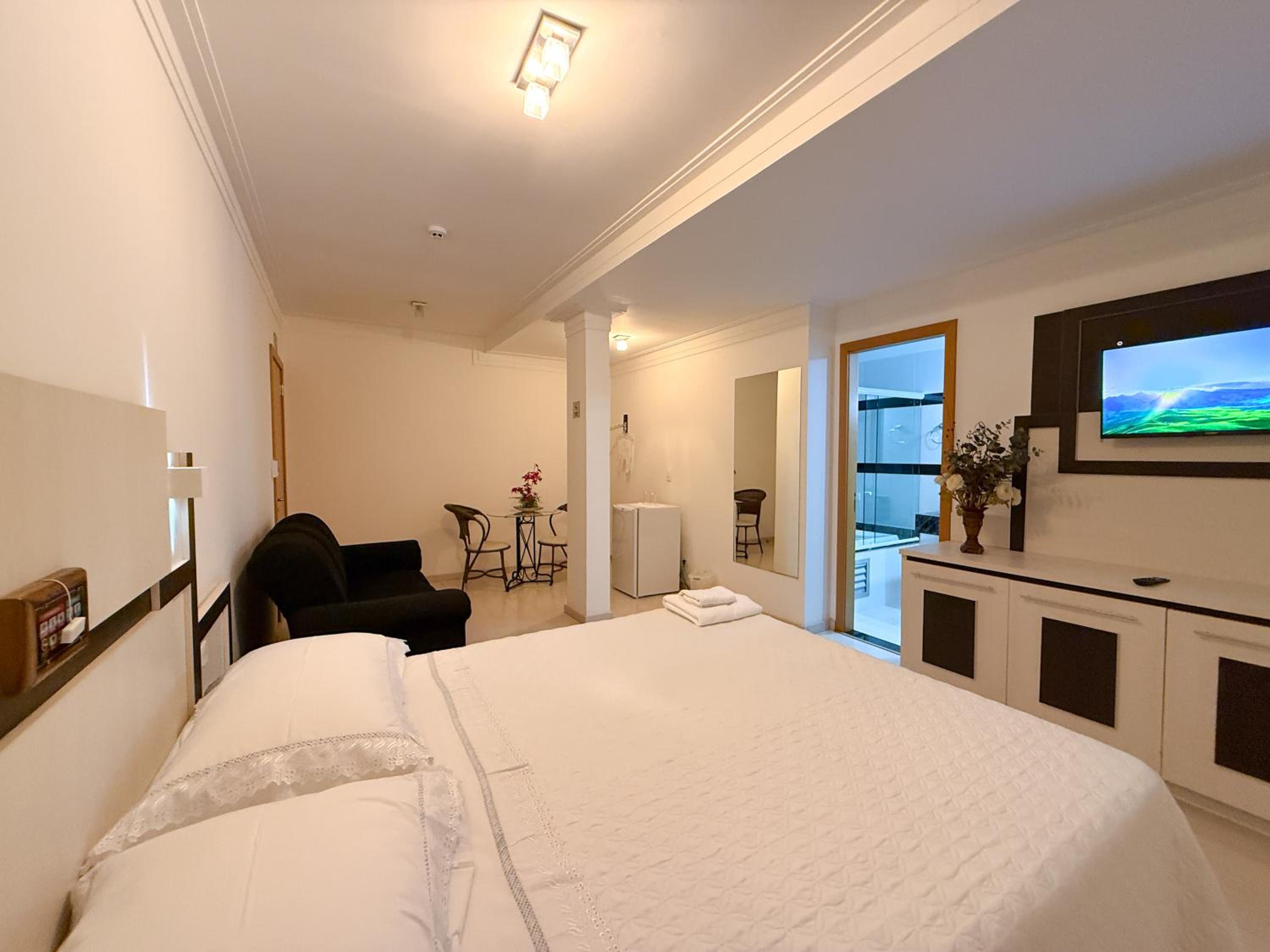 Deluxe Suite with Spa Bath
