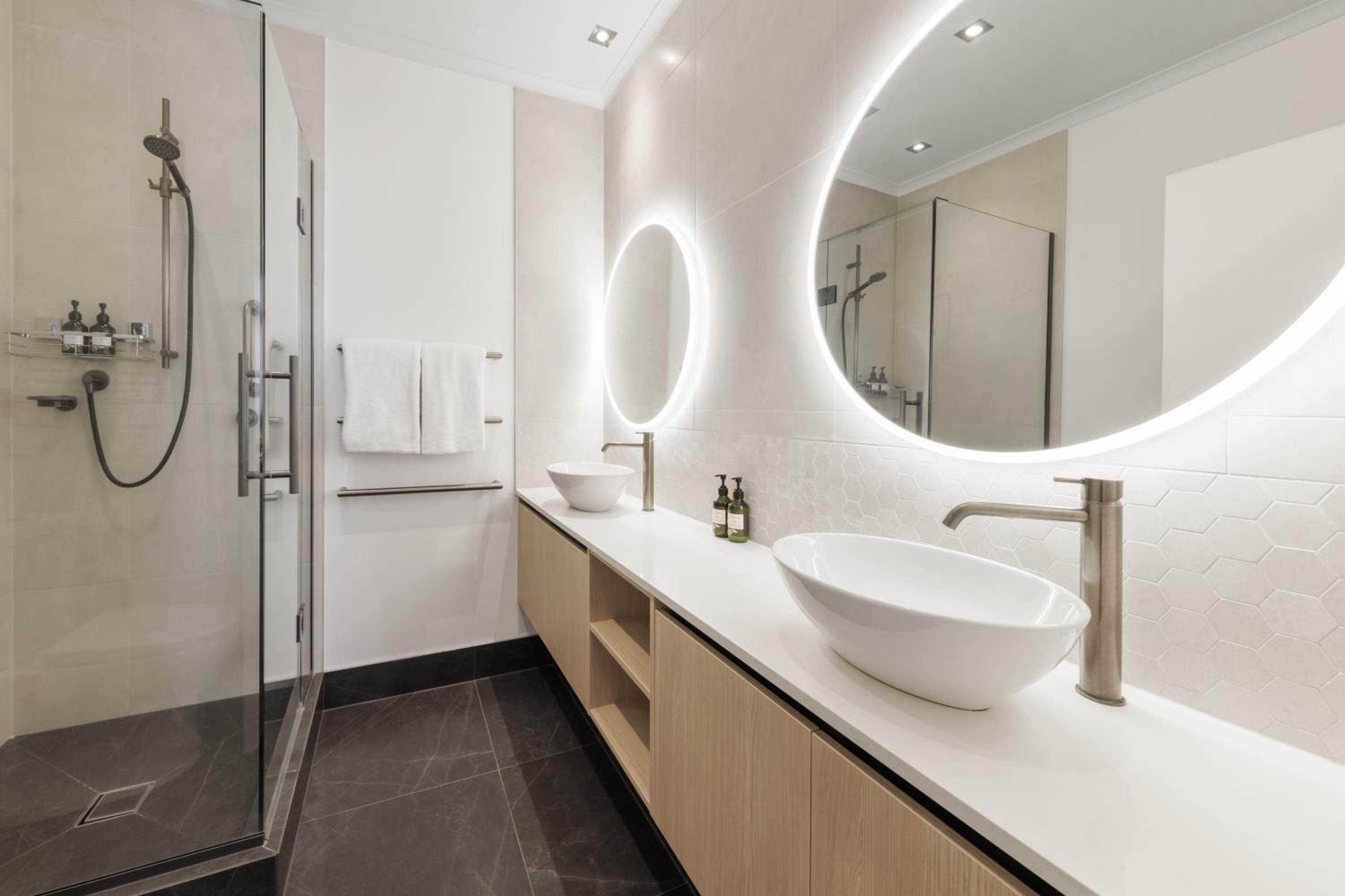 Premier Grand One Bedroom Apartment with Balcony