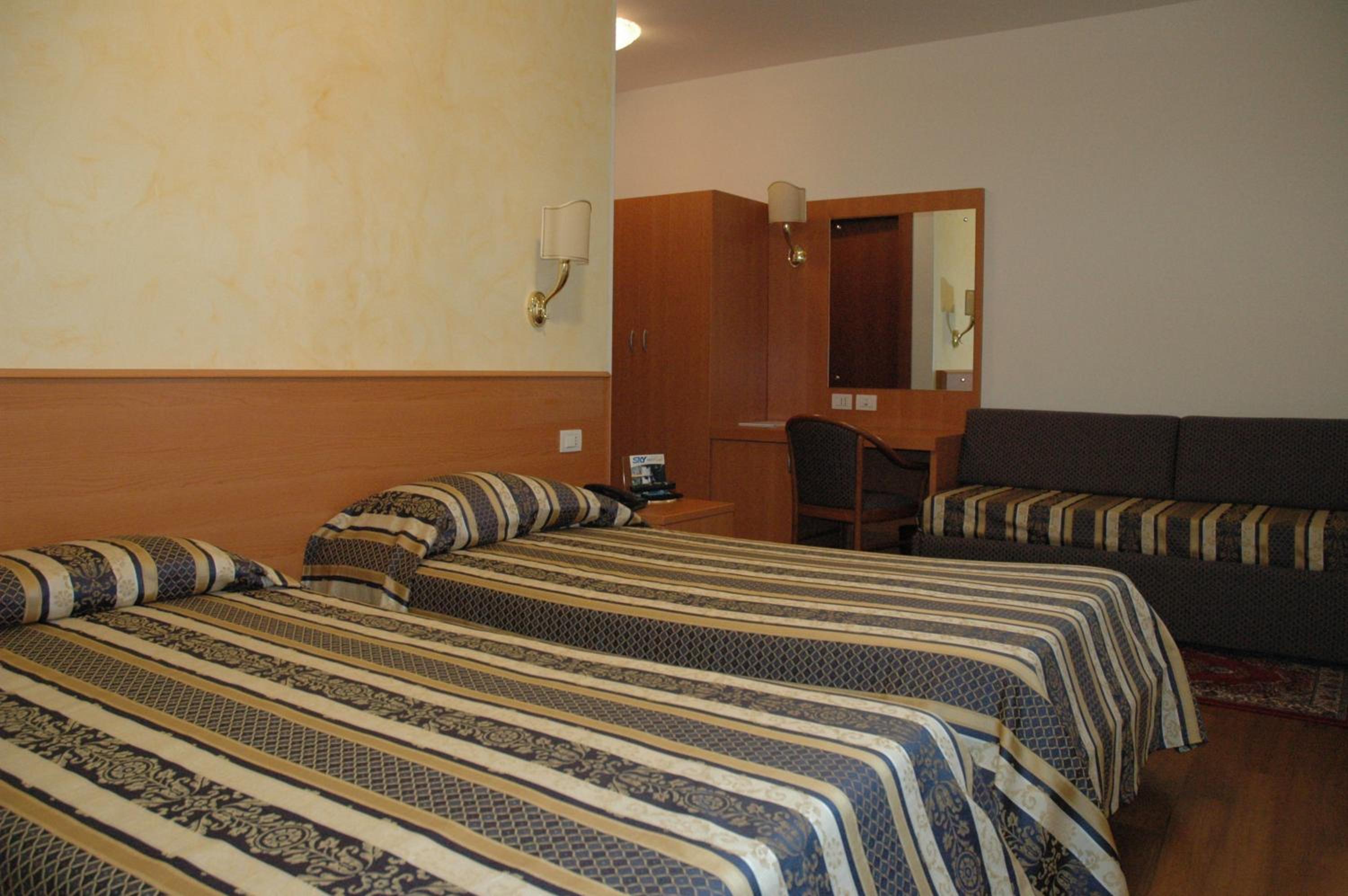 Superior Twin Room - Photo 1