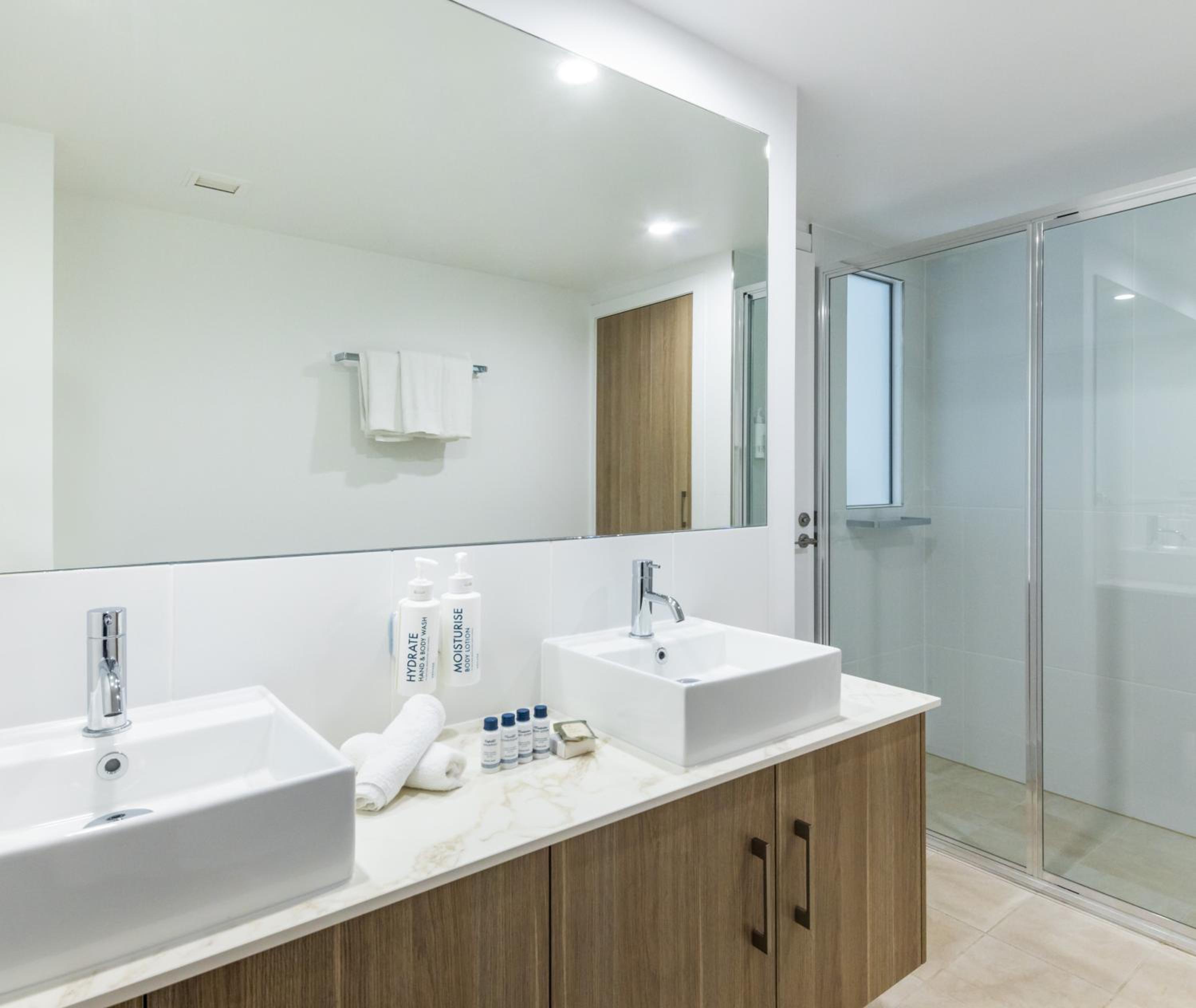 2 Bedroom Apartment Pool View Premier