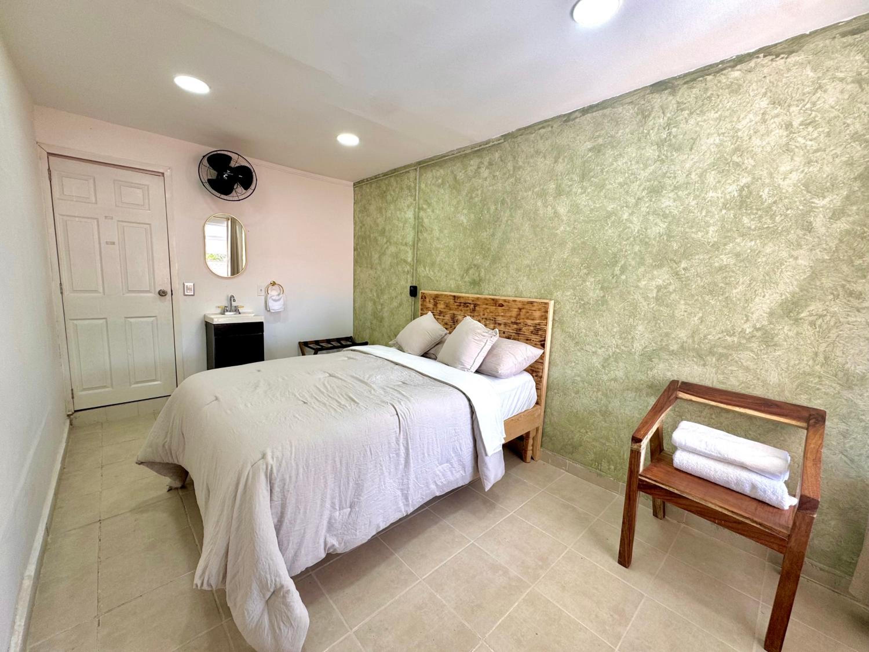 Single Room photo 2