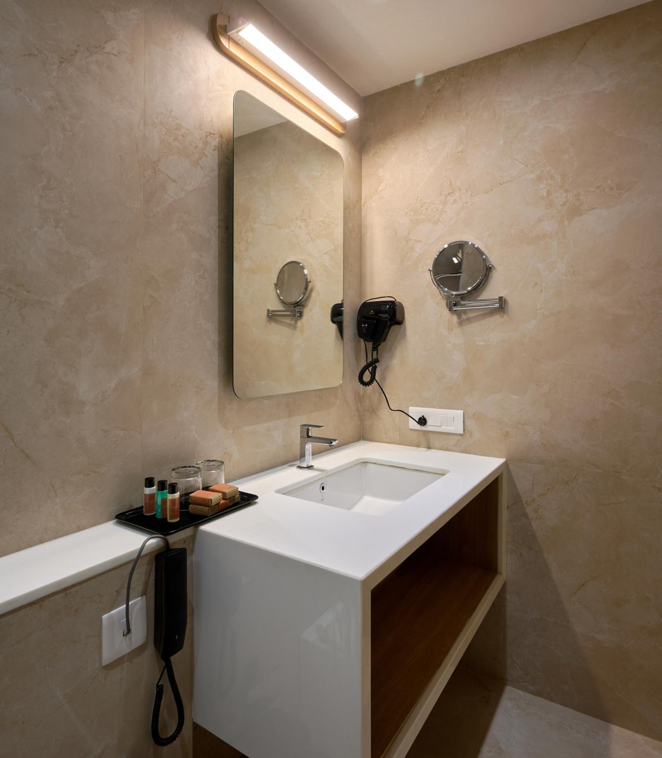 Junior Suite with Private Pool - Photo 1