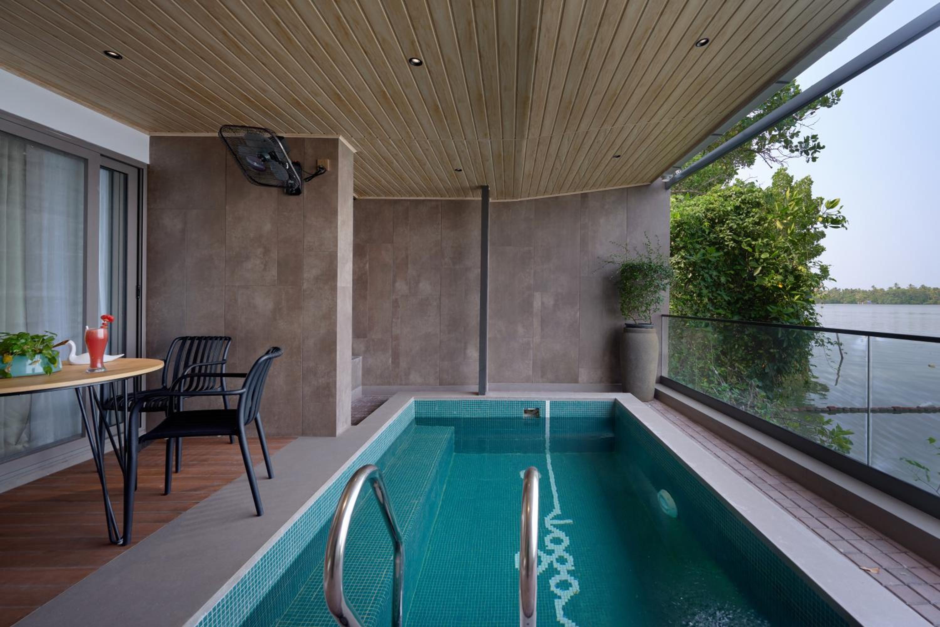 Junior Suite with Private Pool - Photo 2