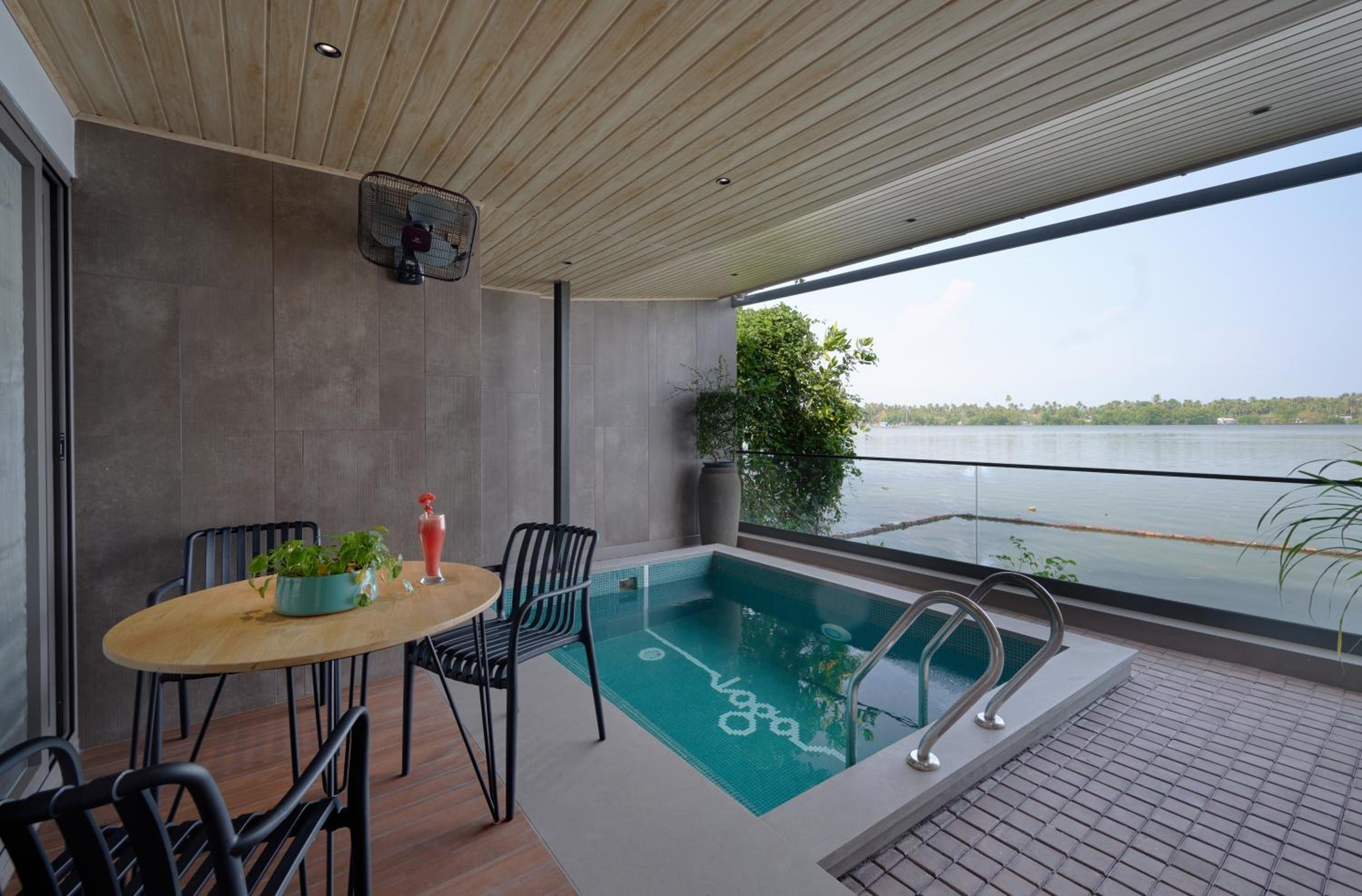 Junior Suite with Private Pool - Photo 3