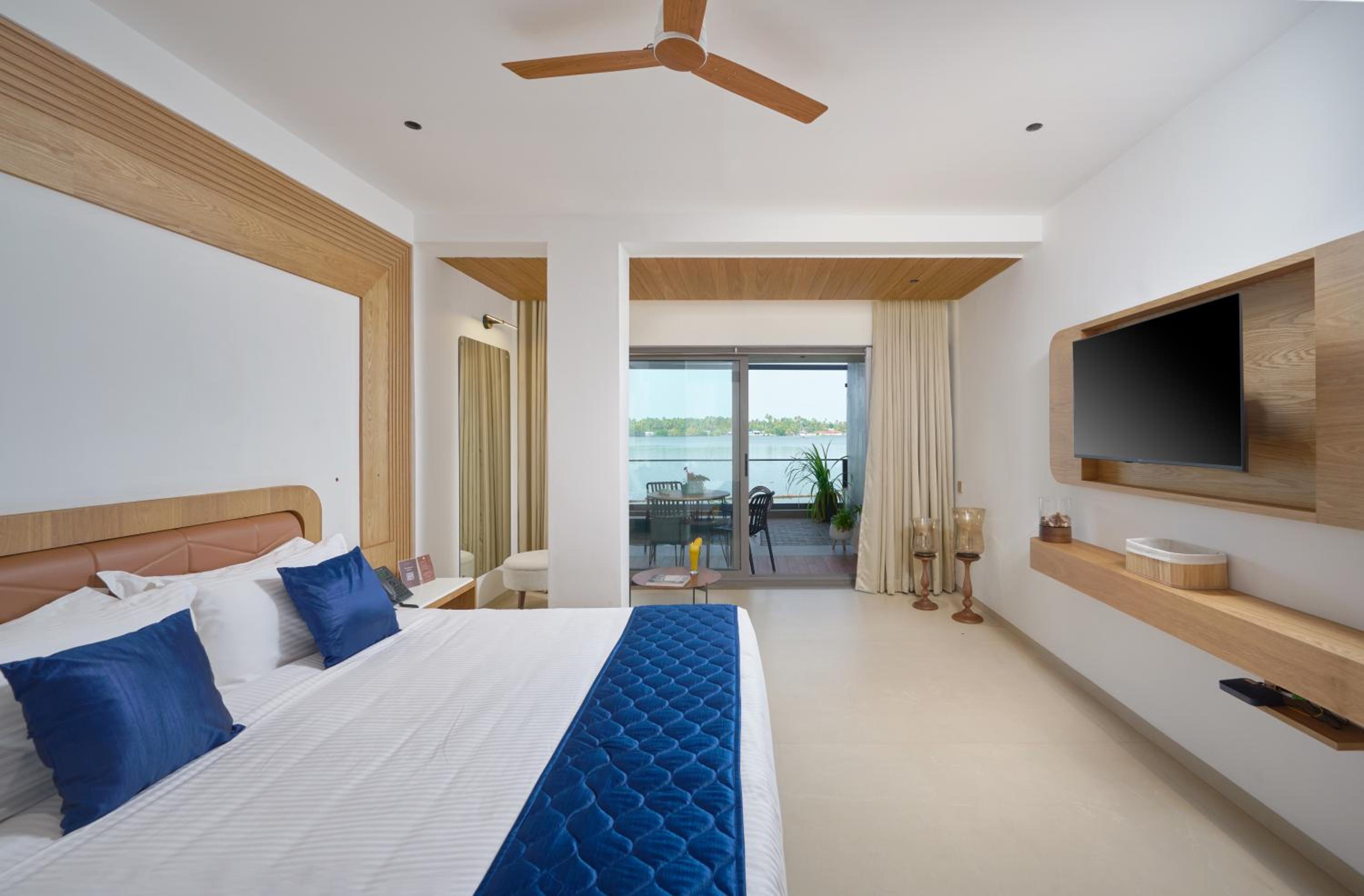 Junior Suite with Private Pool - Photo 6
