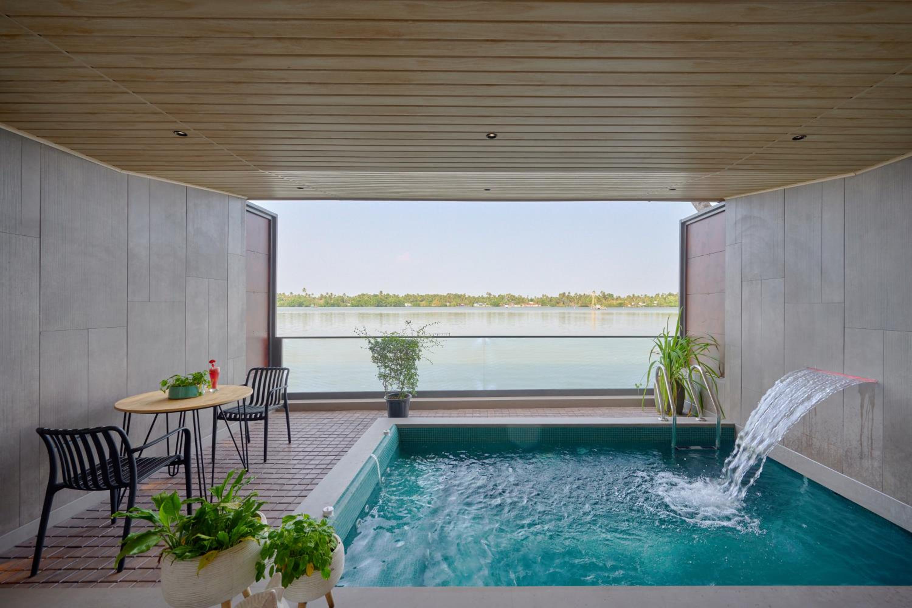 Suite with Private Pool - Photo 4