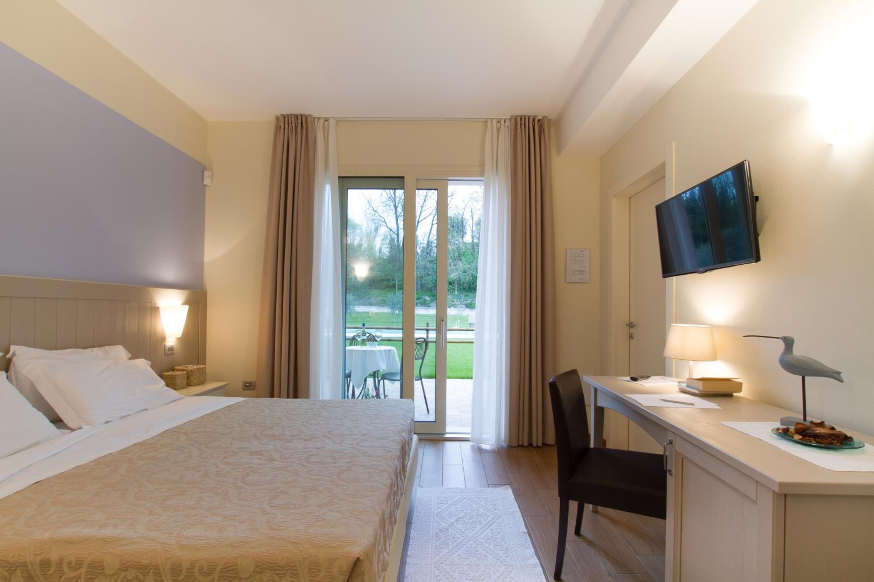 Double Room with Pool View