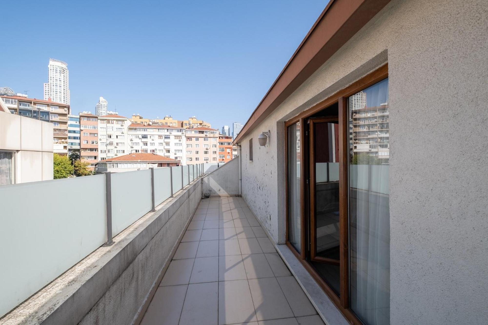 Penthouse Apartment photo 2