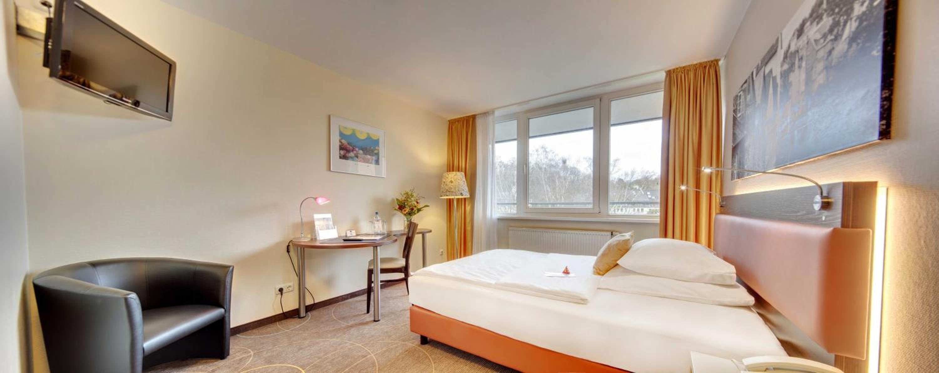 Comfort Queen Room - Photo 5