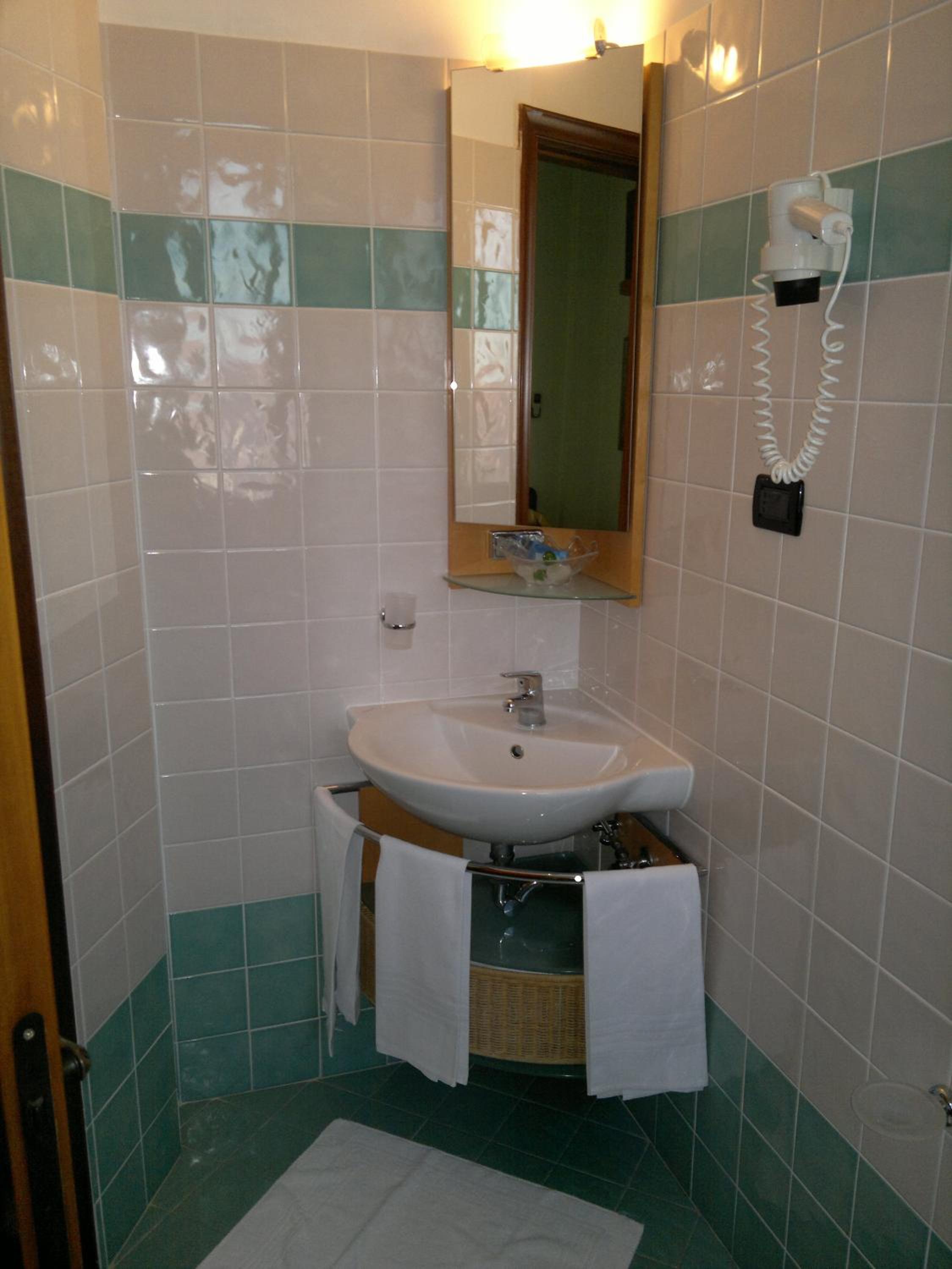 Triple Room - Photo 10