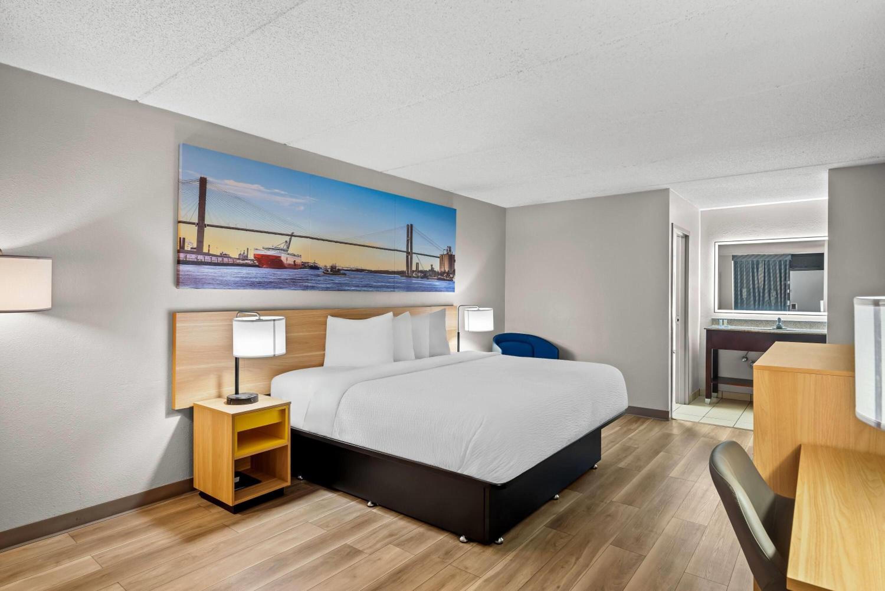 King Room - Non-Smoking - Photo 1