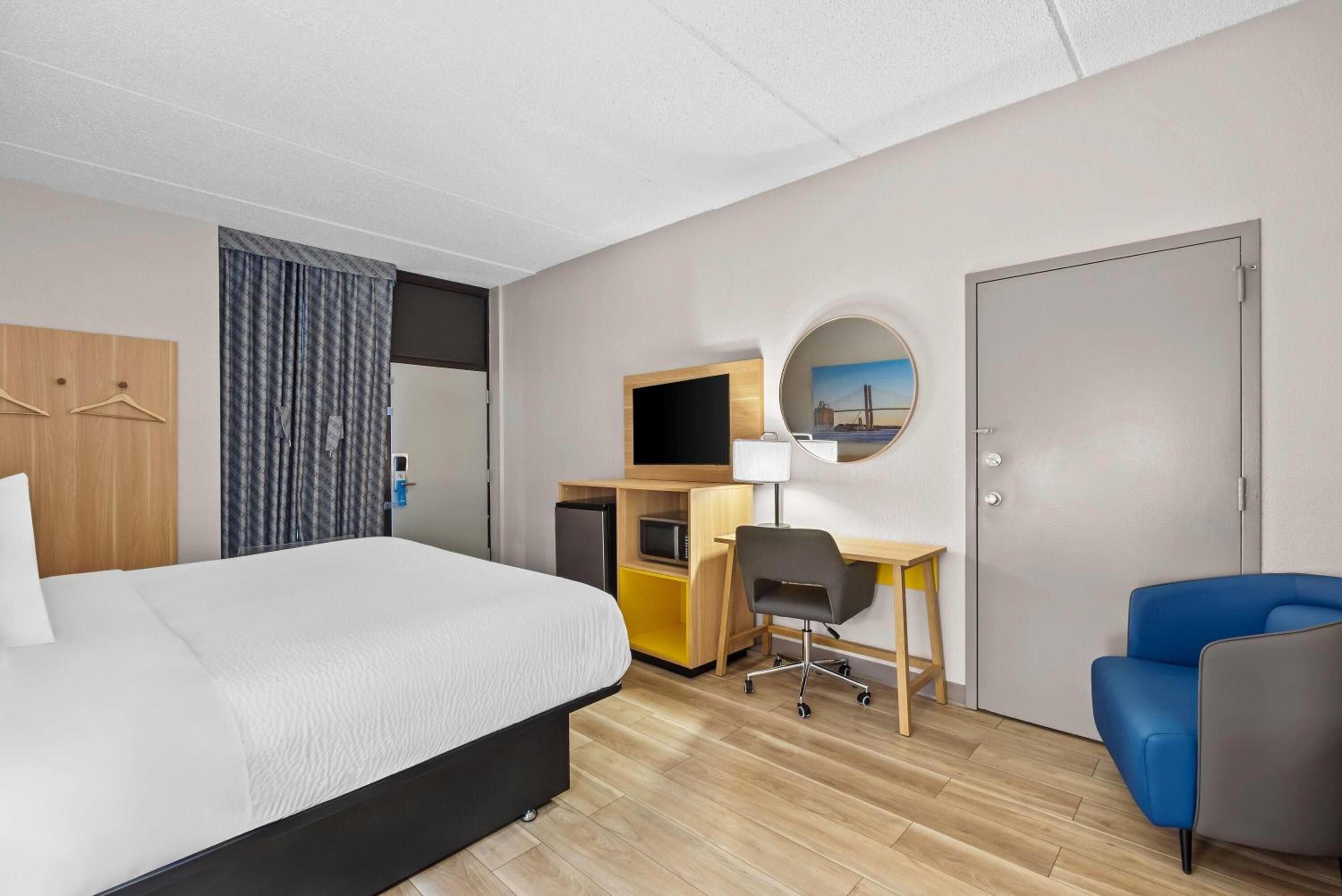 King Room - Disability Access - Non-Smoking - Photo 4
