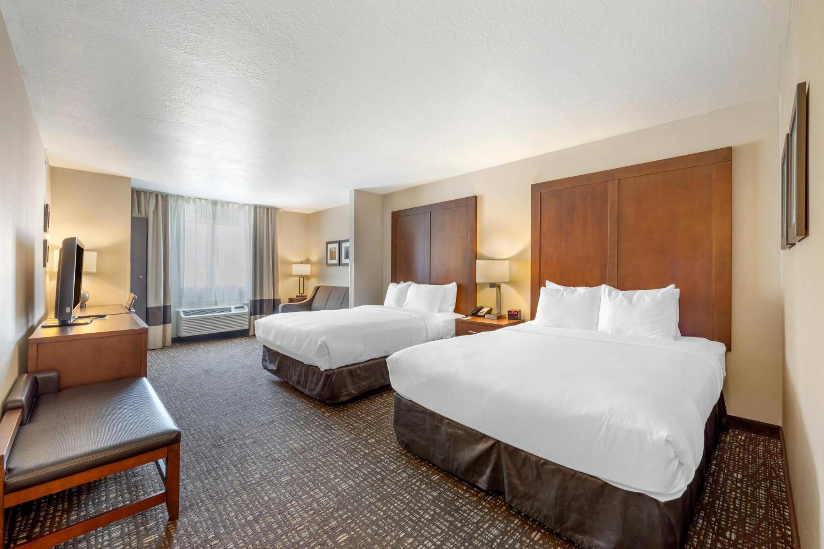 Queen Room with Two Queen Beds - Accessible/Non-Smoking  - Photo 1