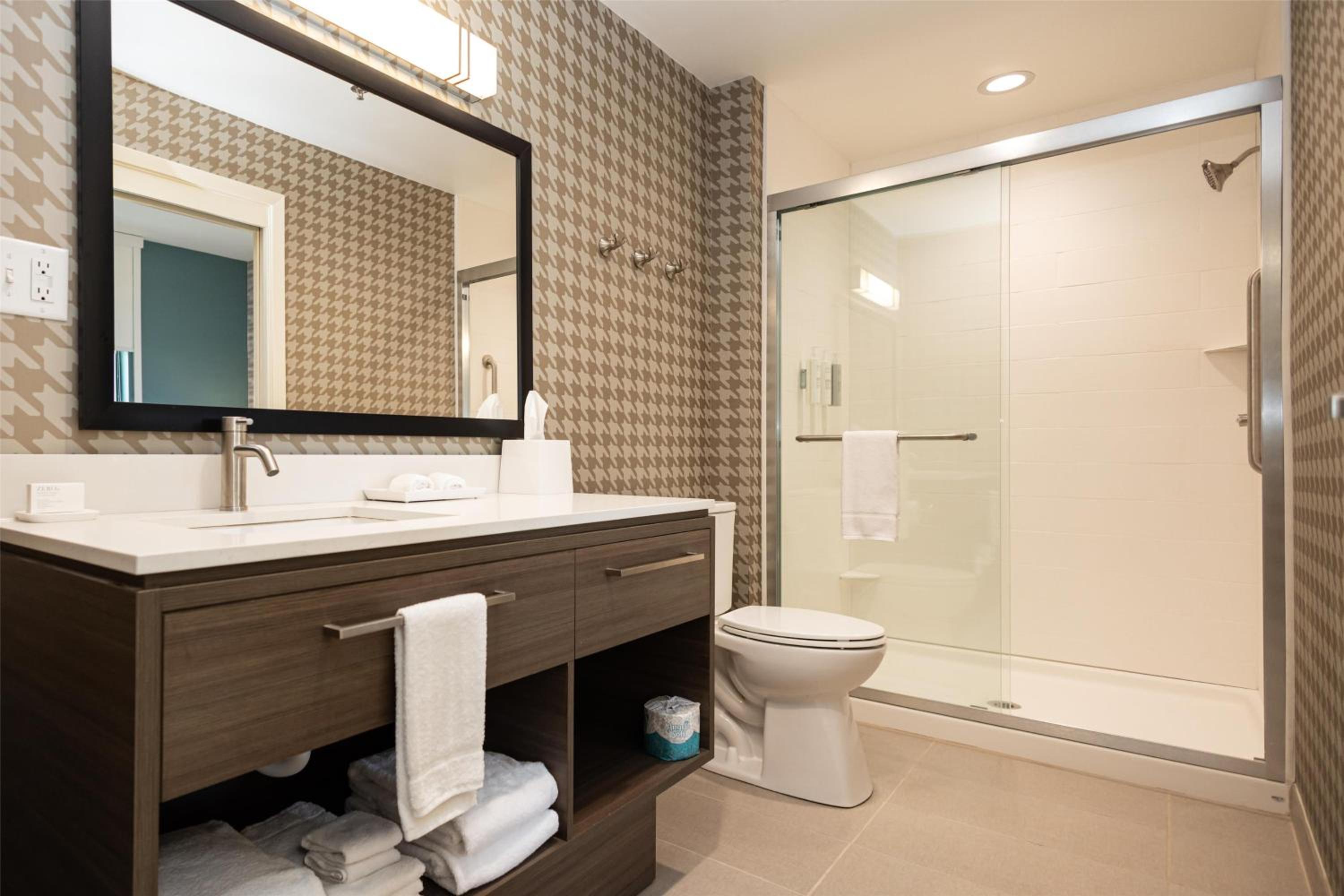 One-Bedroom King Suite - Photo 1