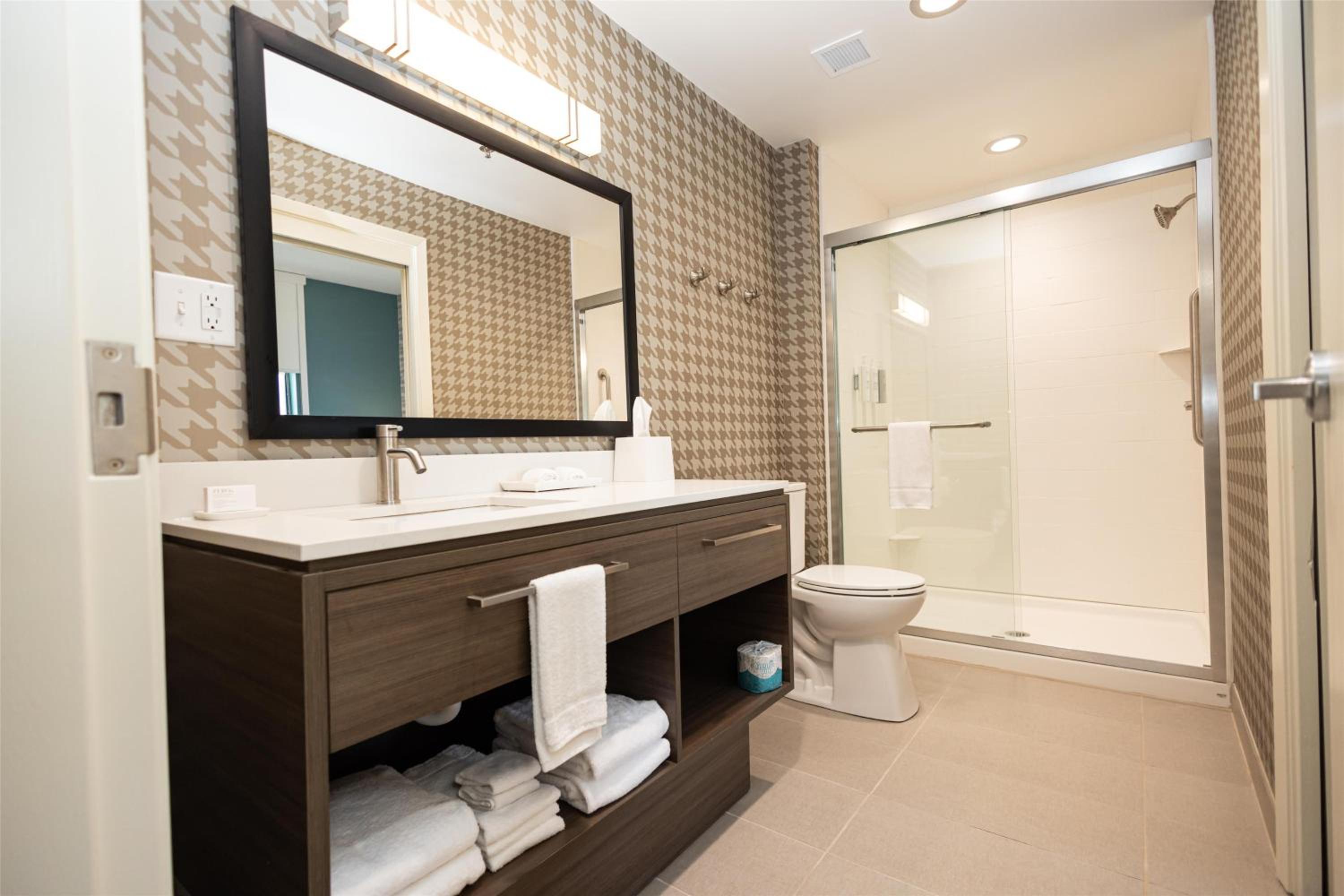King Suite - Hearing Accessible photo 1