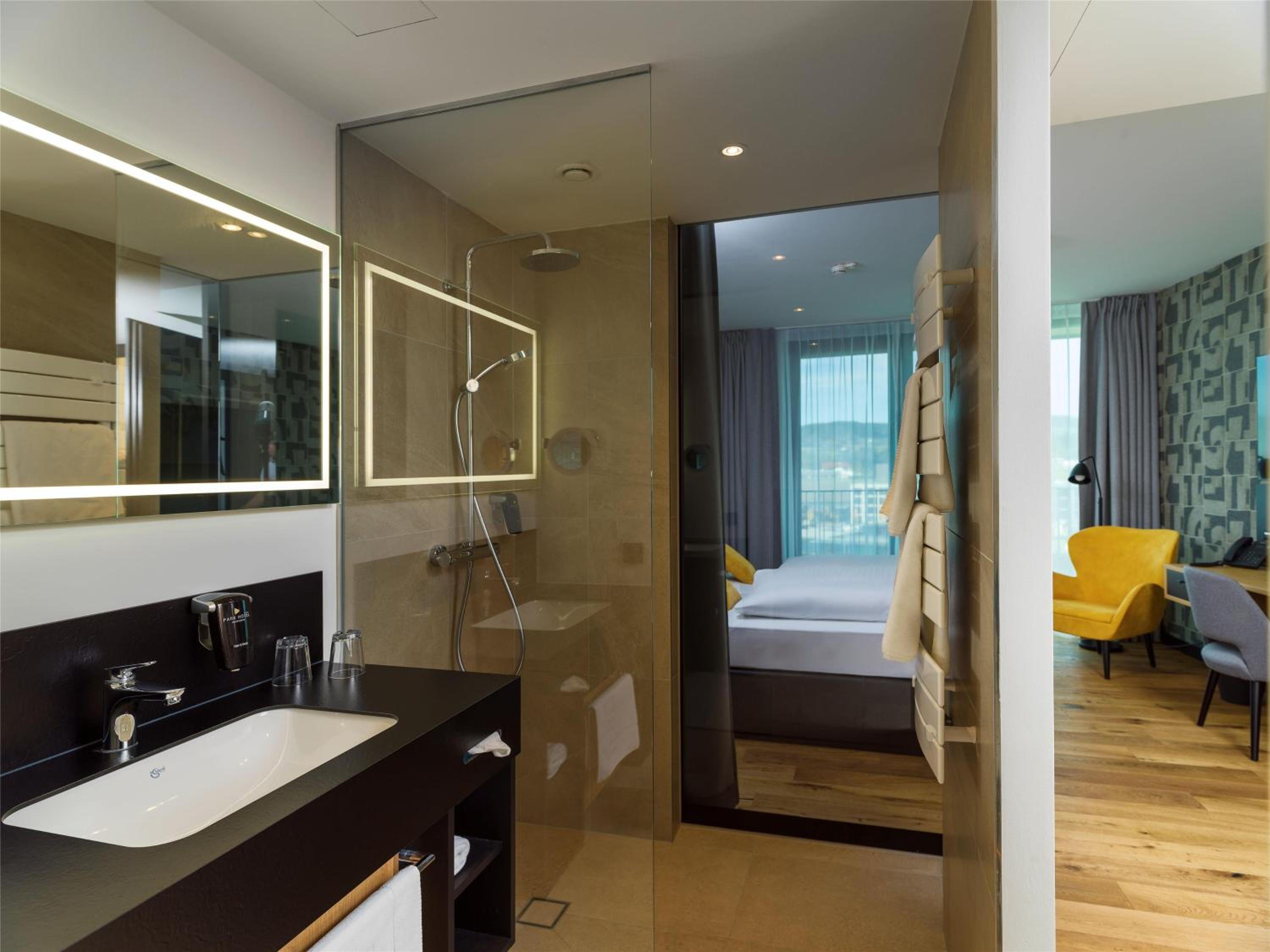 Comfort Twin Room with Balcony - Photo 7