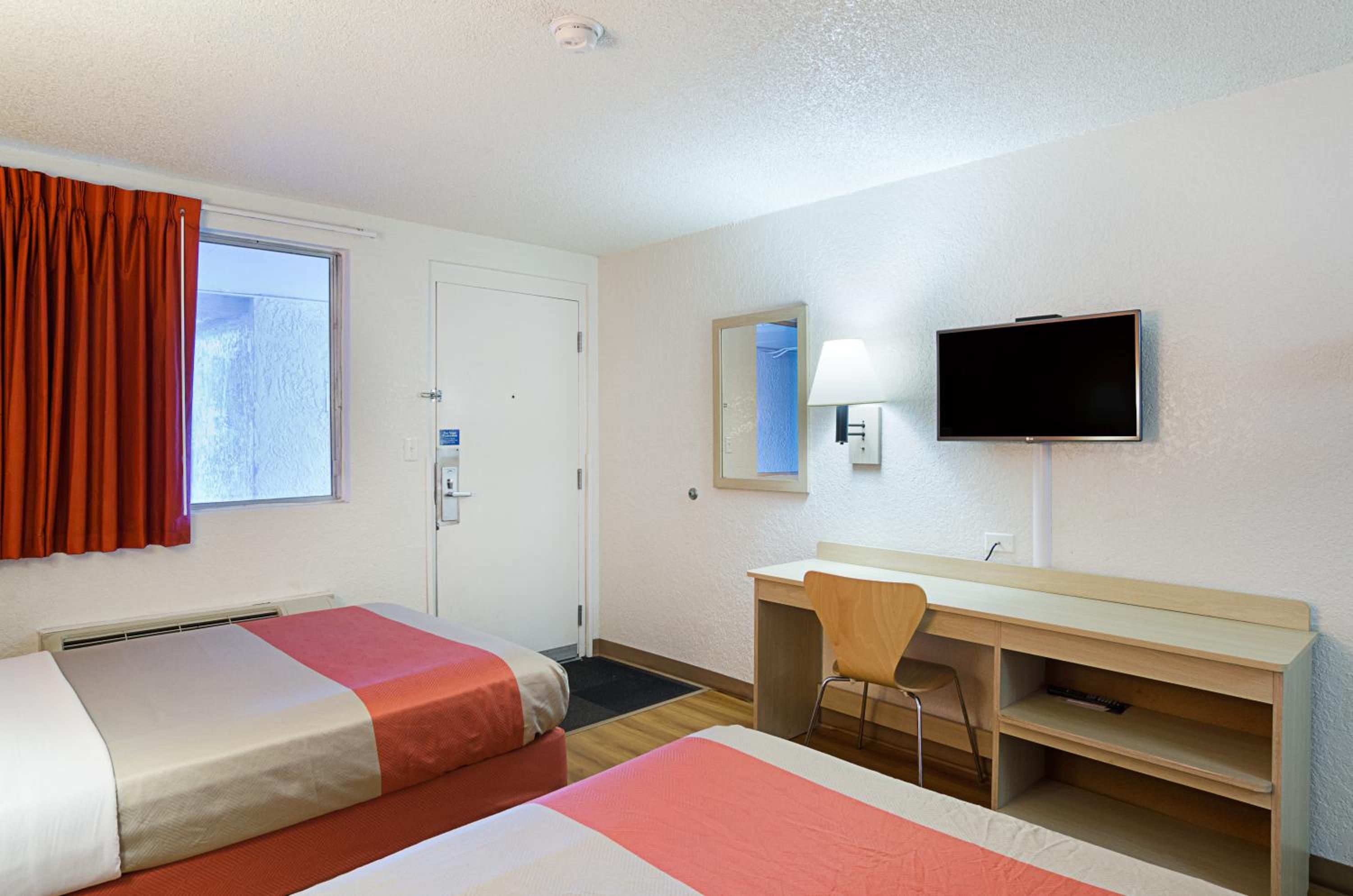 2 Full Beds | ADA/RI Shower/Mini Fridge | Swimming Pool photo 2
