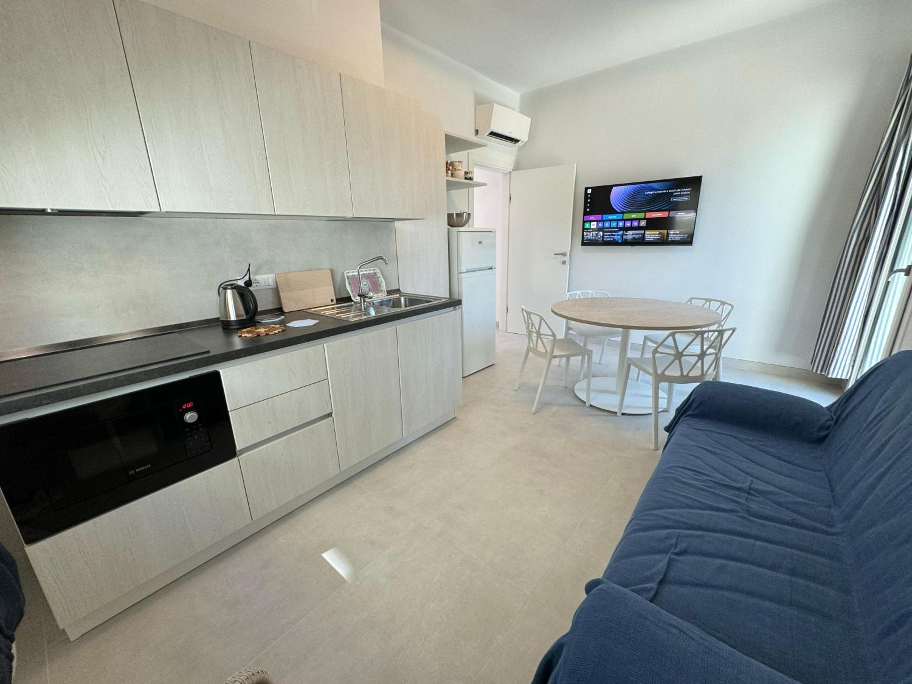 Two-Bedroom Standard Apartment photo 1