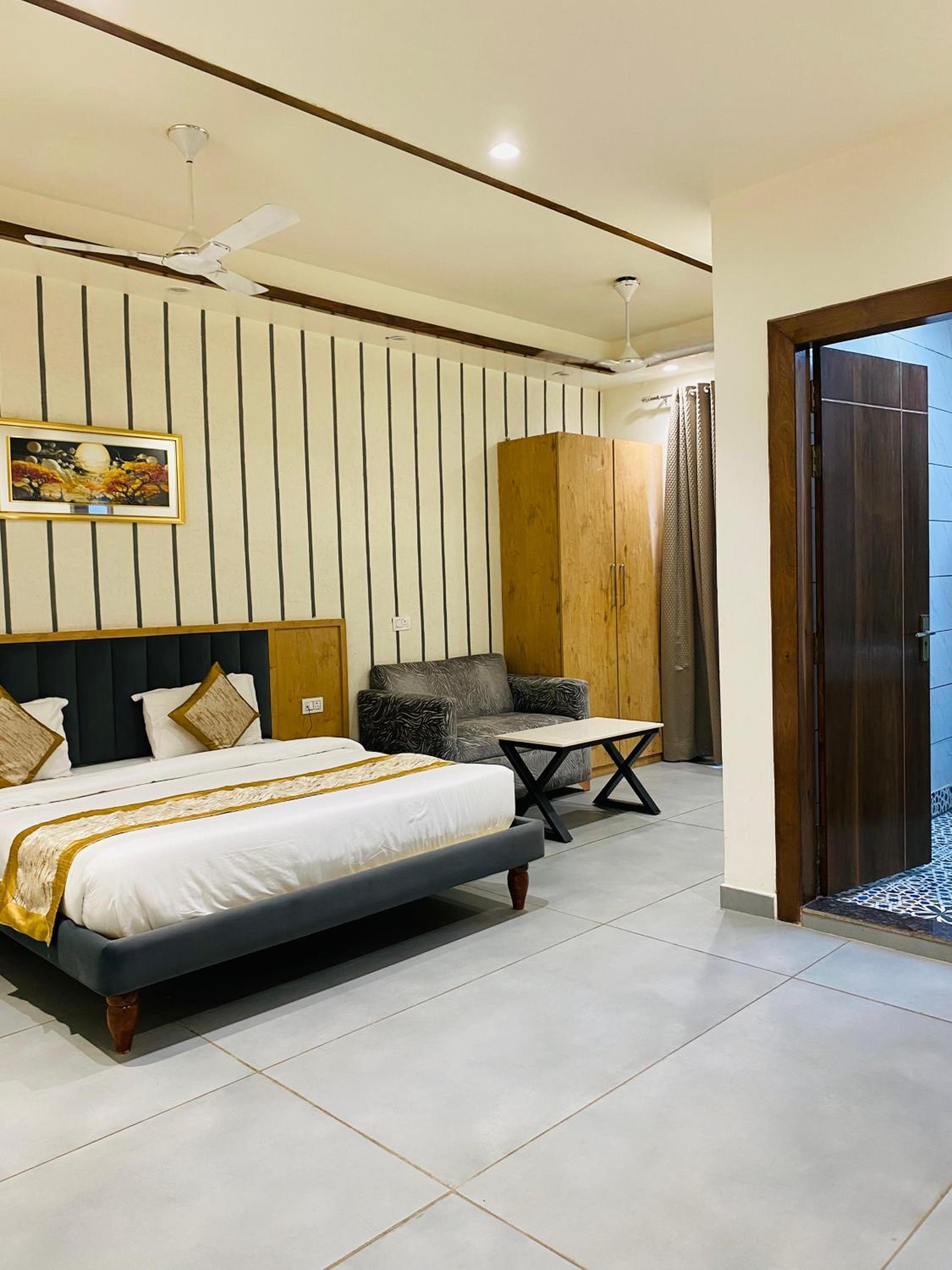 Deluxe Double Room with Balcony