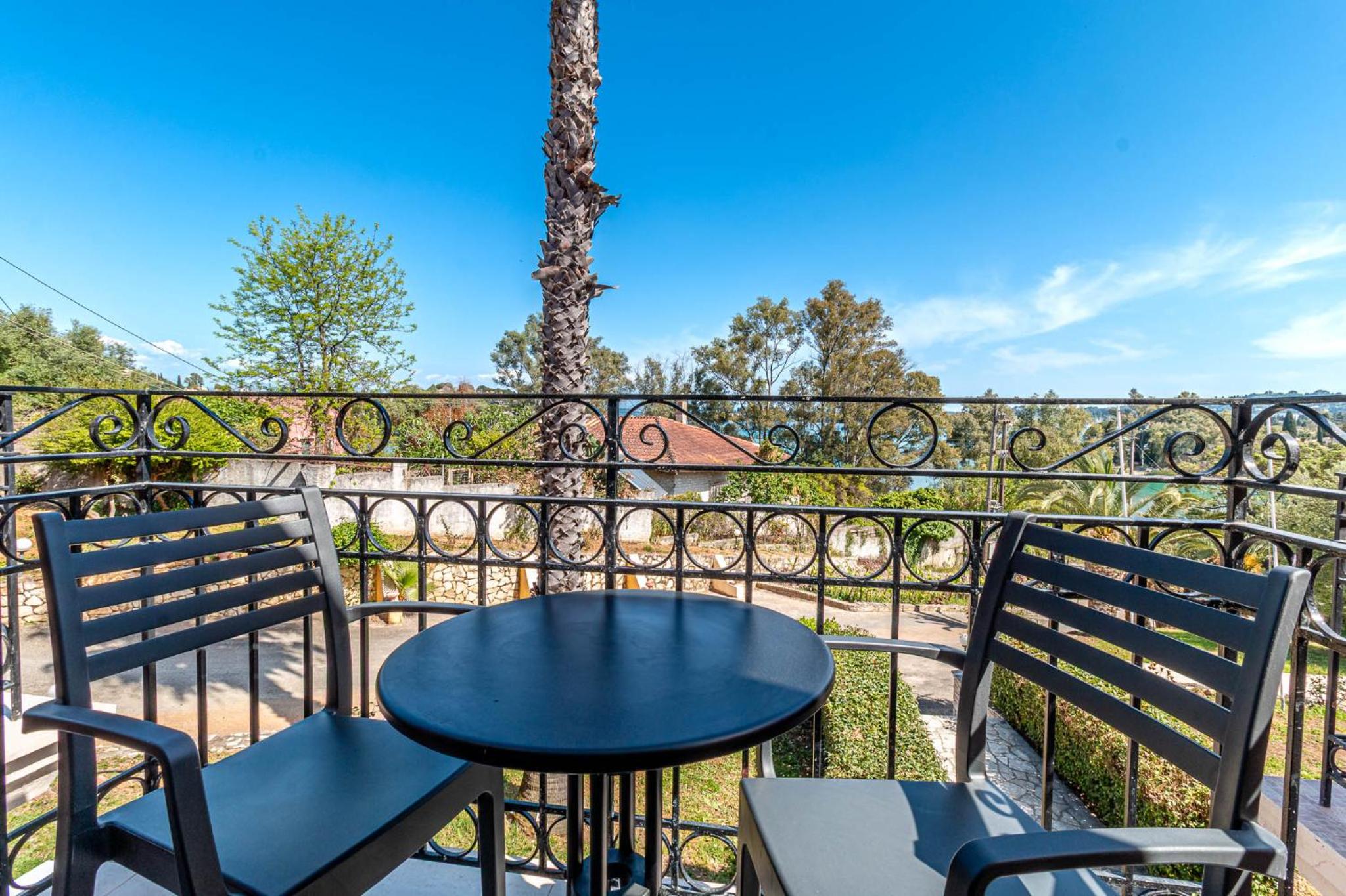 Deluxe Double Room with Balcony and Sea View