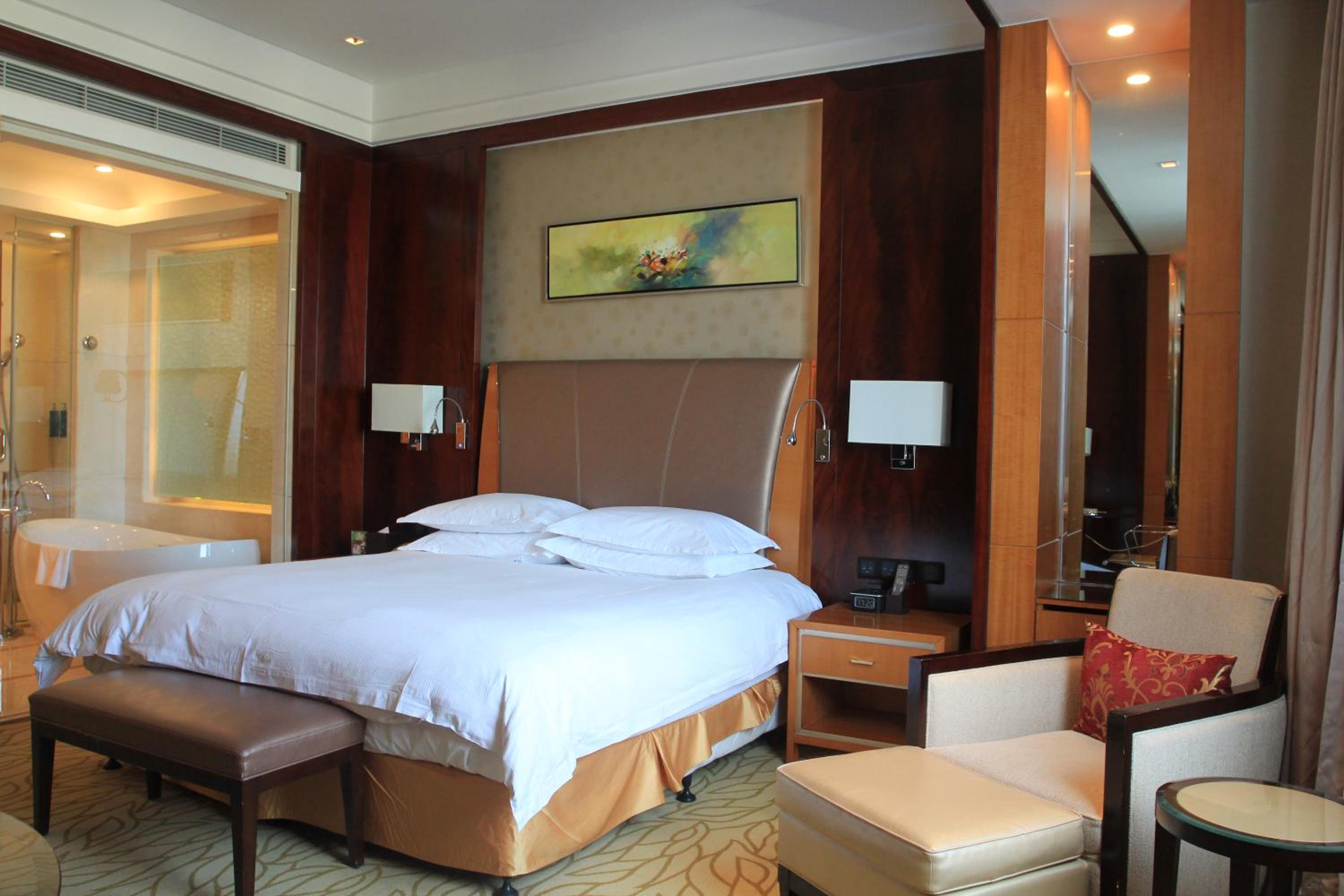 King Room with Mountain View photo 2