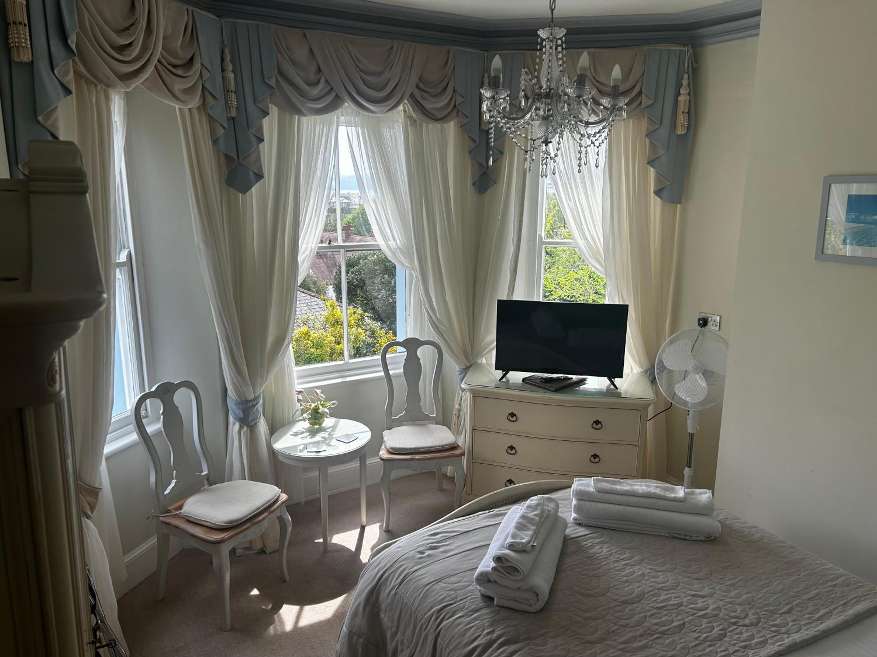 Deluxe Double Room with Sea View - Not Pet Friendly photo 2