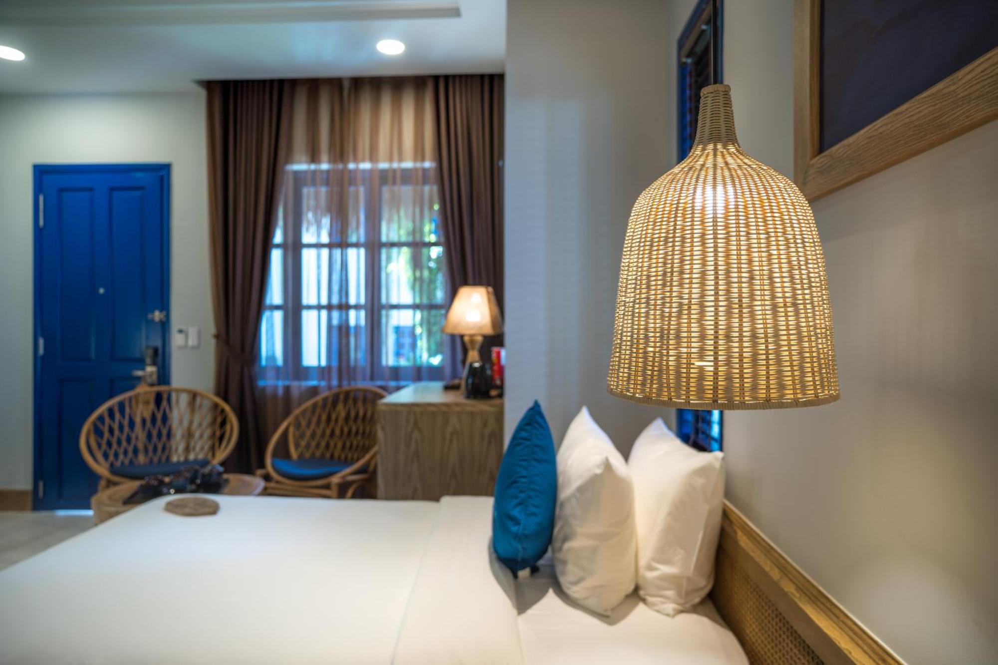 No Balcony Deluxe Garden View King - Photo 4