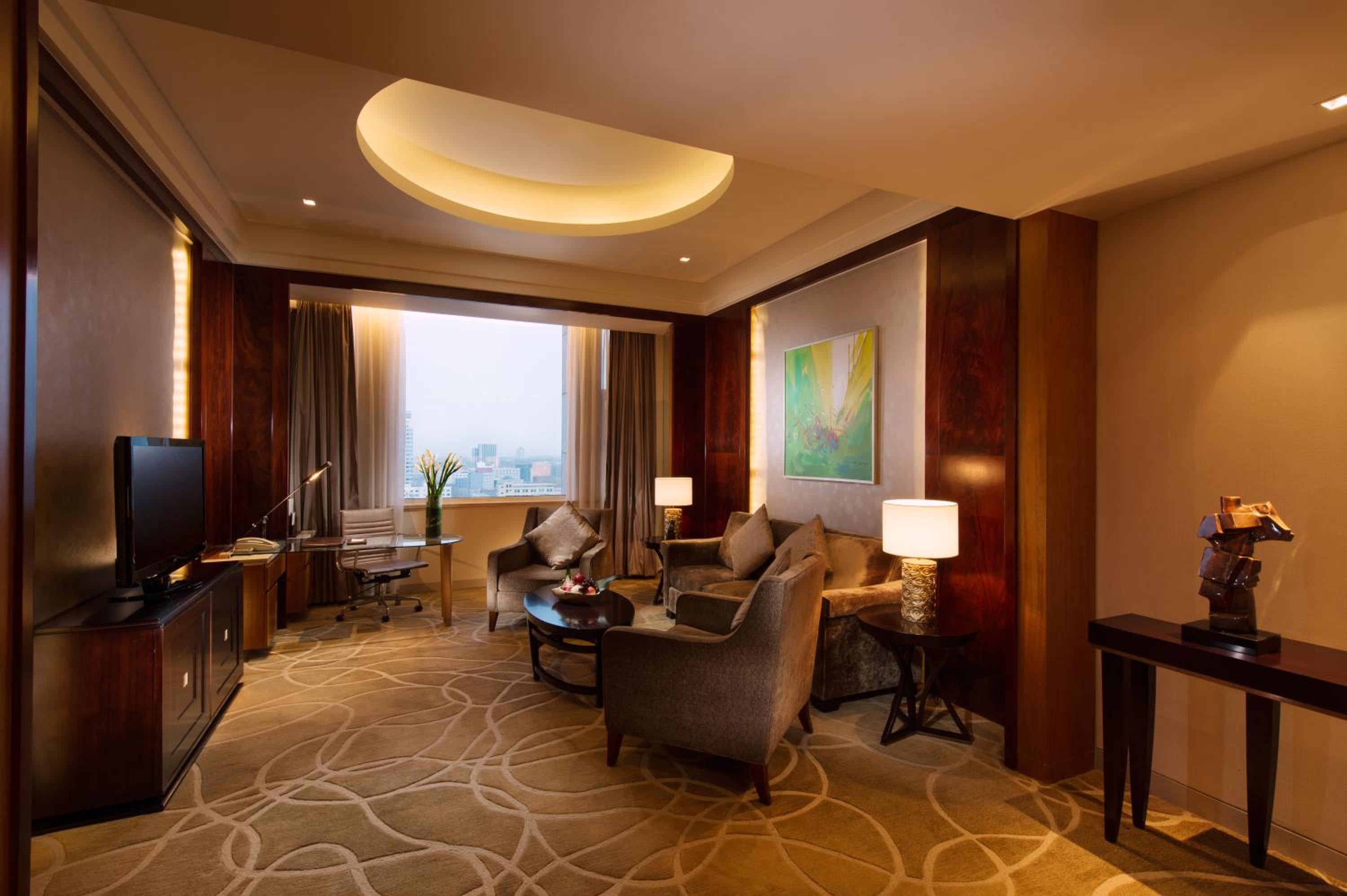 One-Bedroom King Suite photo 2