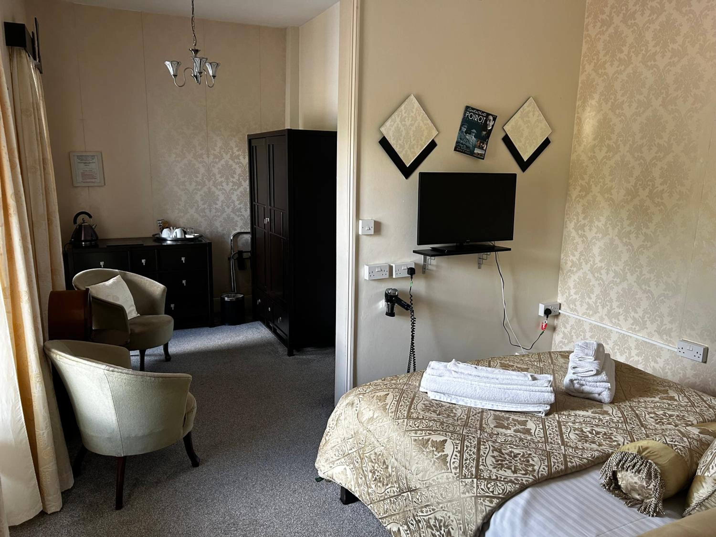 Double Room with Private Bathroom photo 2