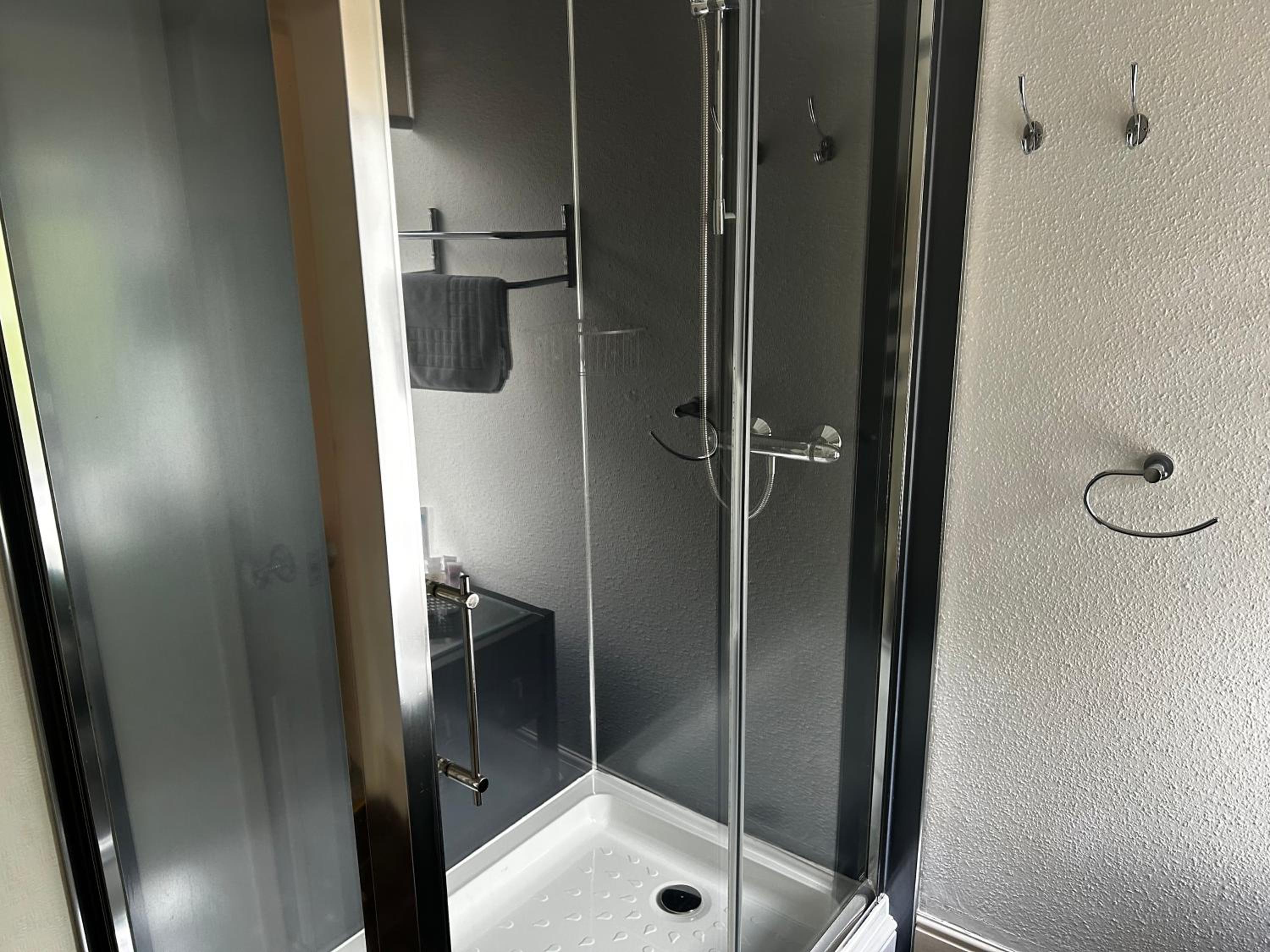 Double Room with Private Bathroom photo 3
