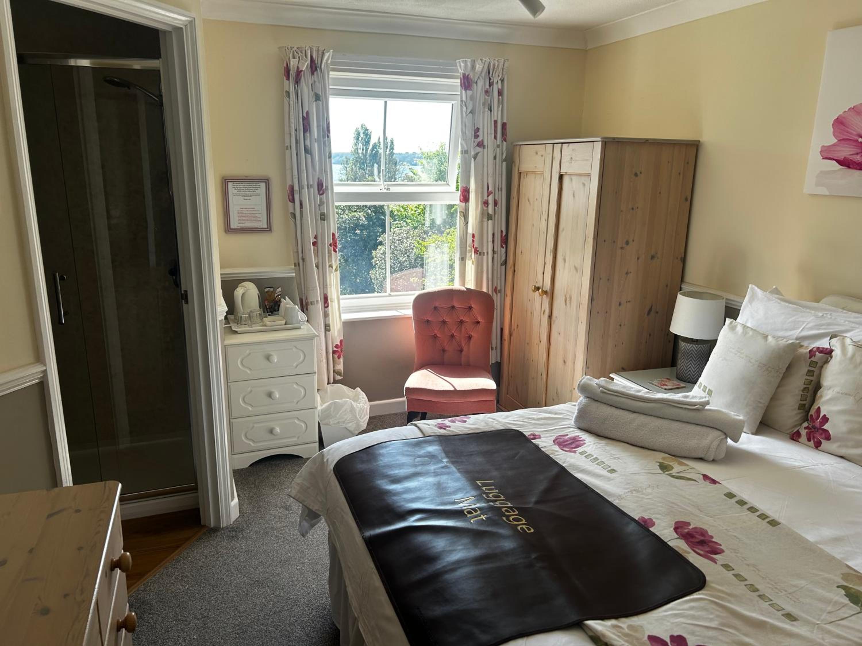 Double Room with Private Bathroom