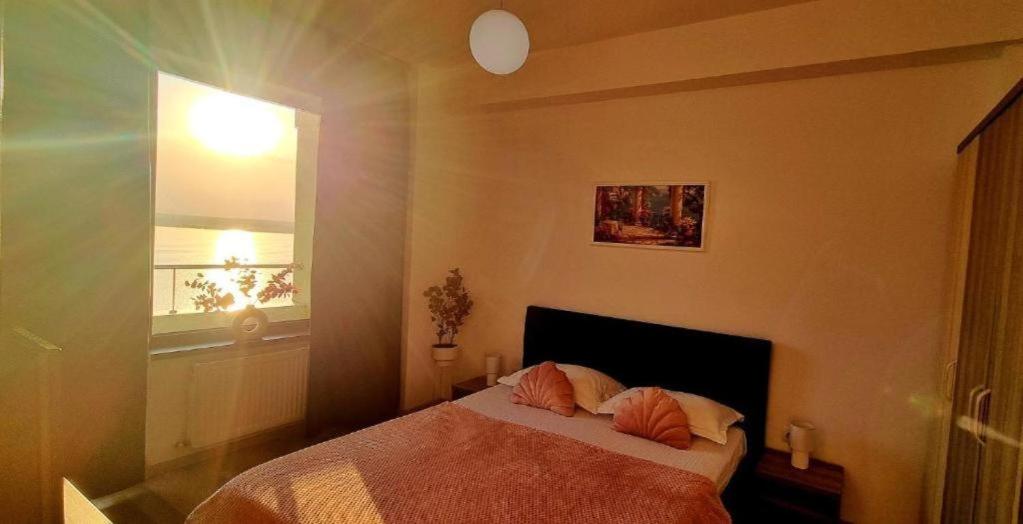Two-Bedroom Apartment with View photo 2