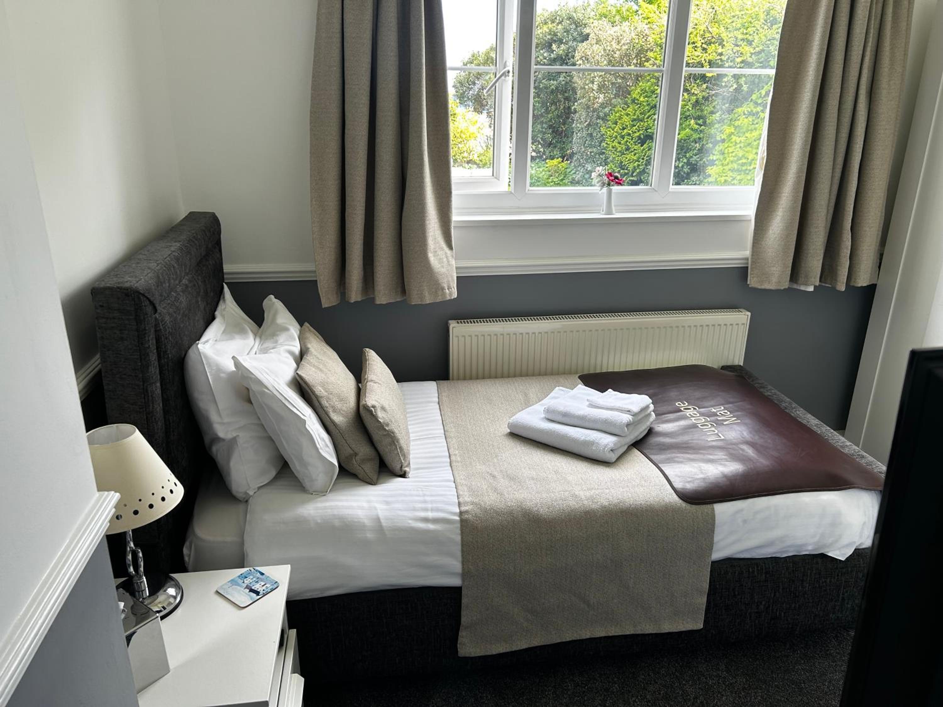 Standard Single Room with Sea View