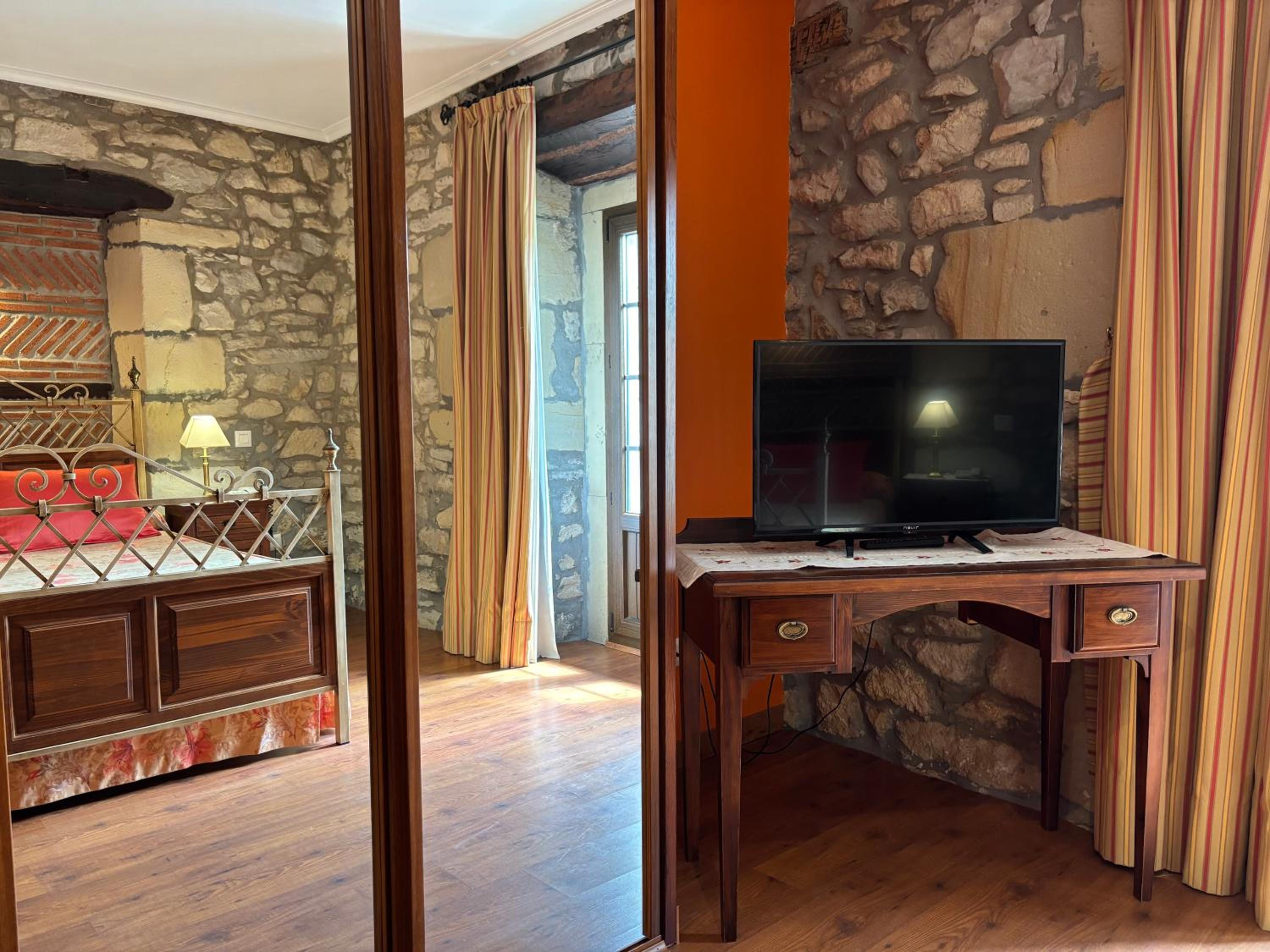 Superior Double or Twin Room - Photo 6