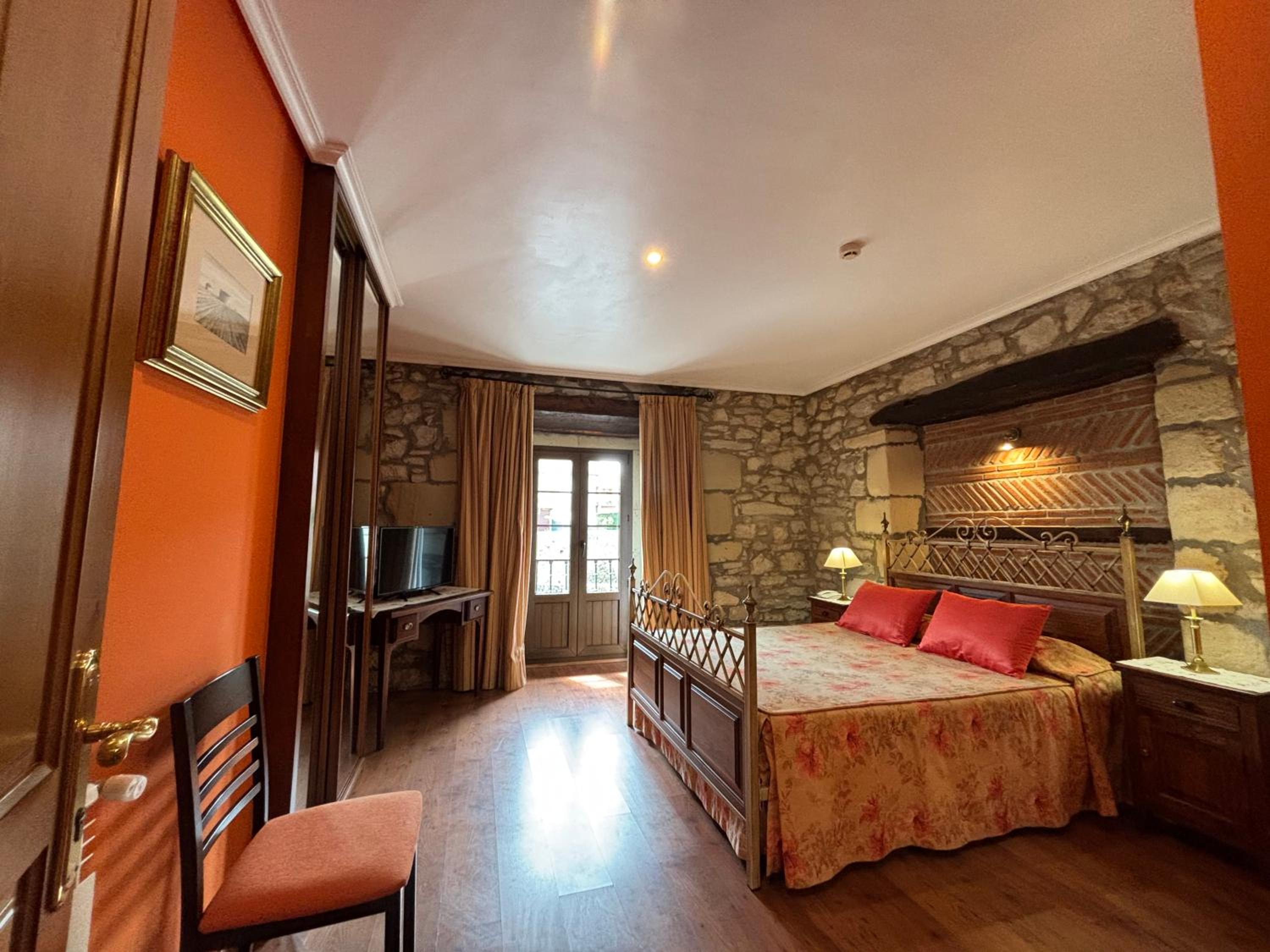 Superior Double or Twin Room - Photo 5