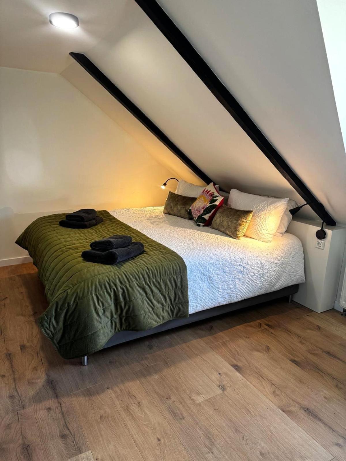 Large Double Room photo 1